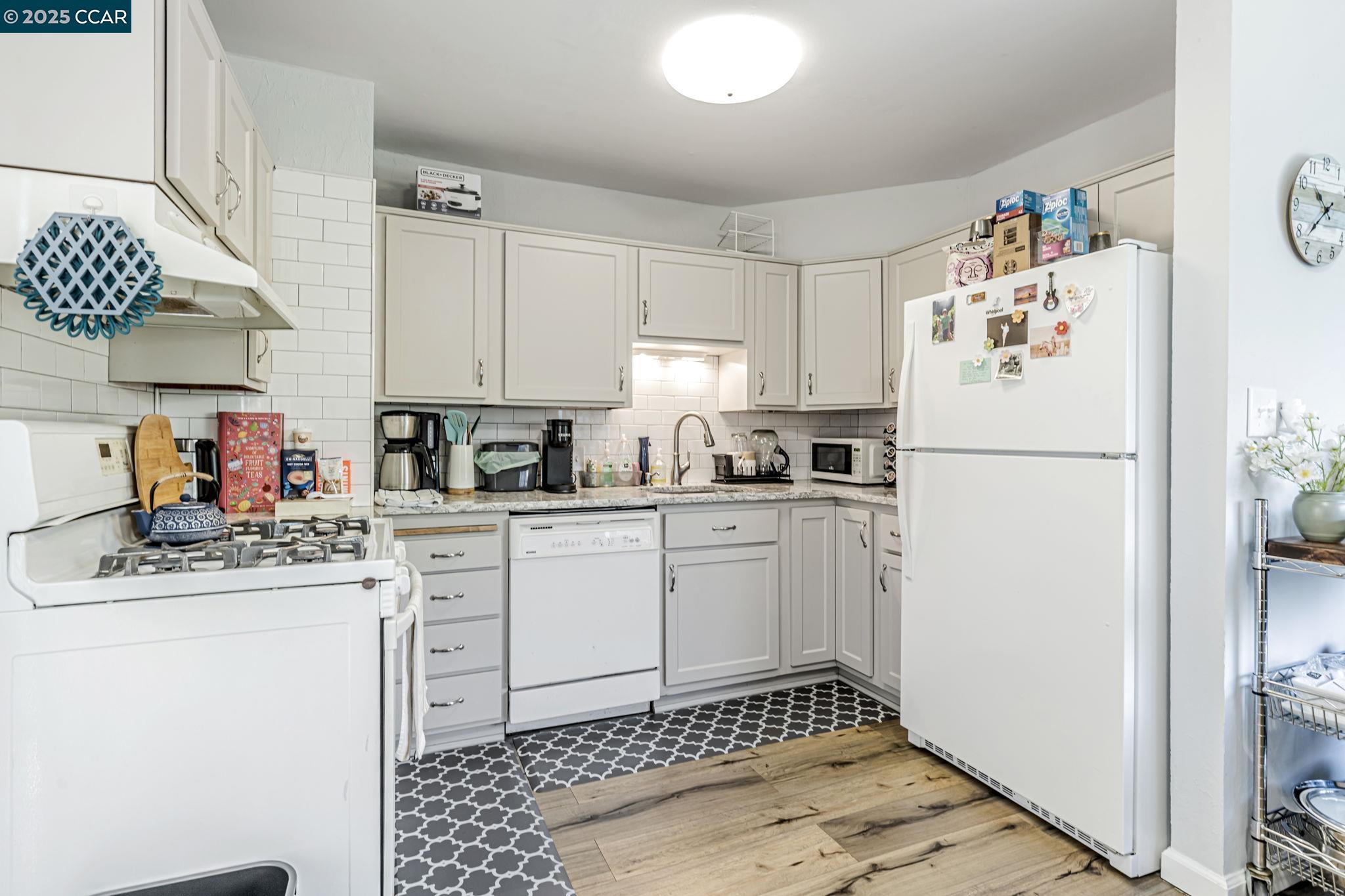Detail Gallery Image 36 of 39 For 1834 Ivanhoe Ave, Lafayette,  CA 94549 - 5 Beds | 4 Baths