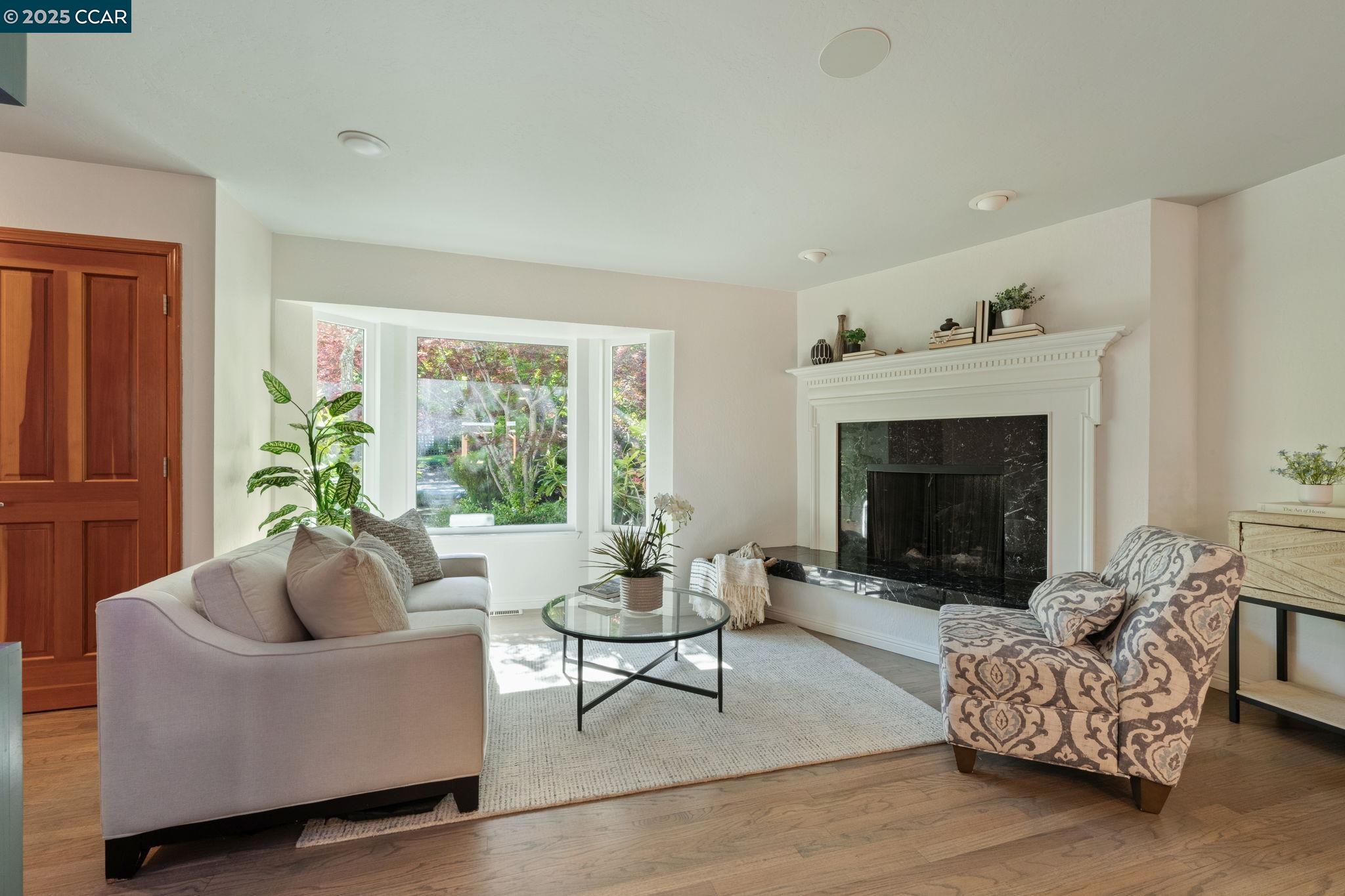 Detail Gallery Image 9 of 39 For 1834 Ivanhoe Ave, Lafayette,  CA 94549 - 5 Beds | 4 Baths
