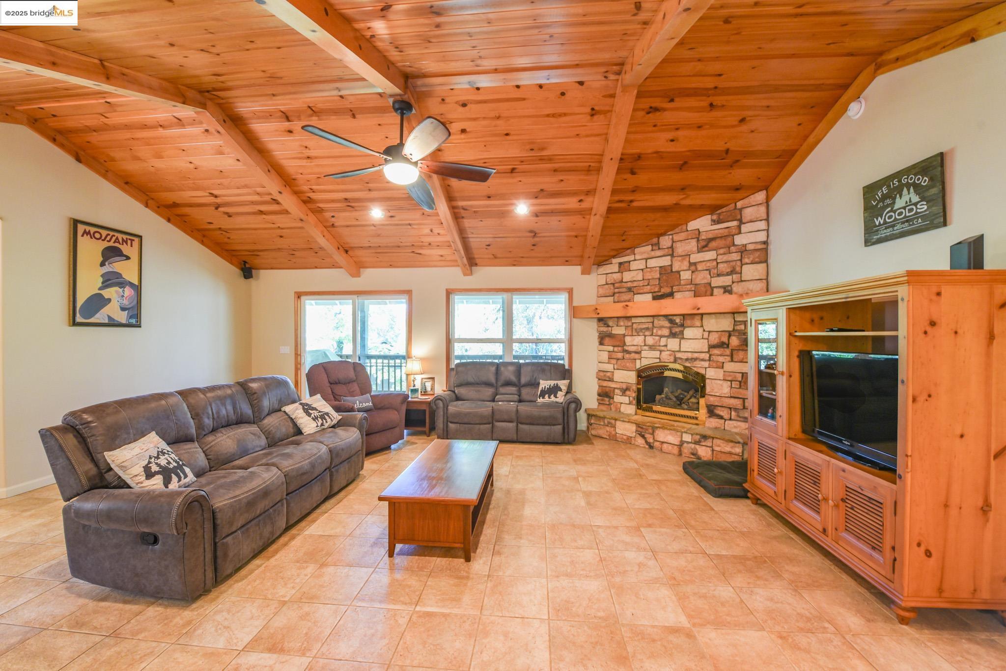 Detail Gallery Image 11 of 60 For 23316 Korey Ct., Twain Harte,  CA 95383 - 3 Beds | 2/1 Baths