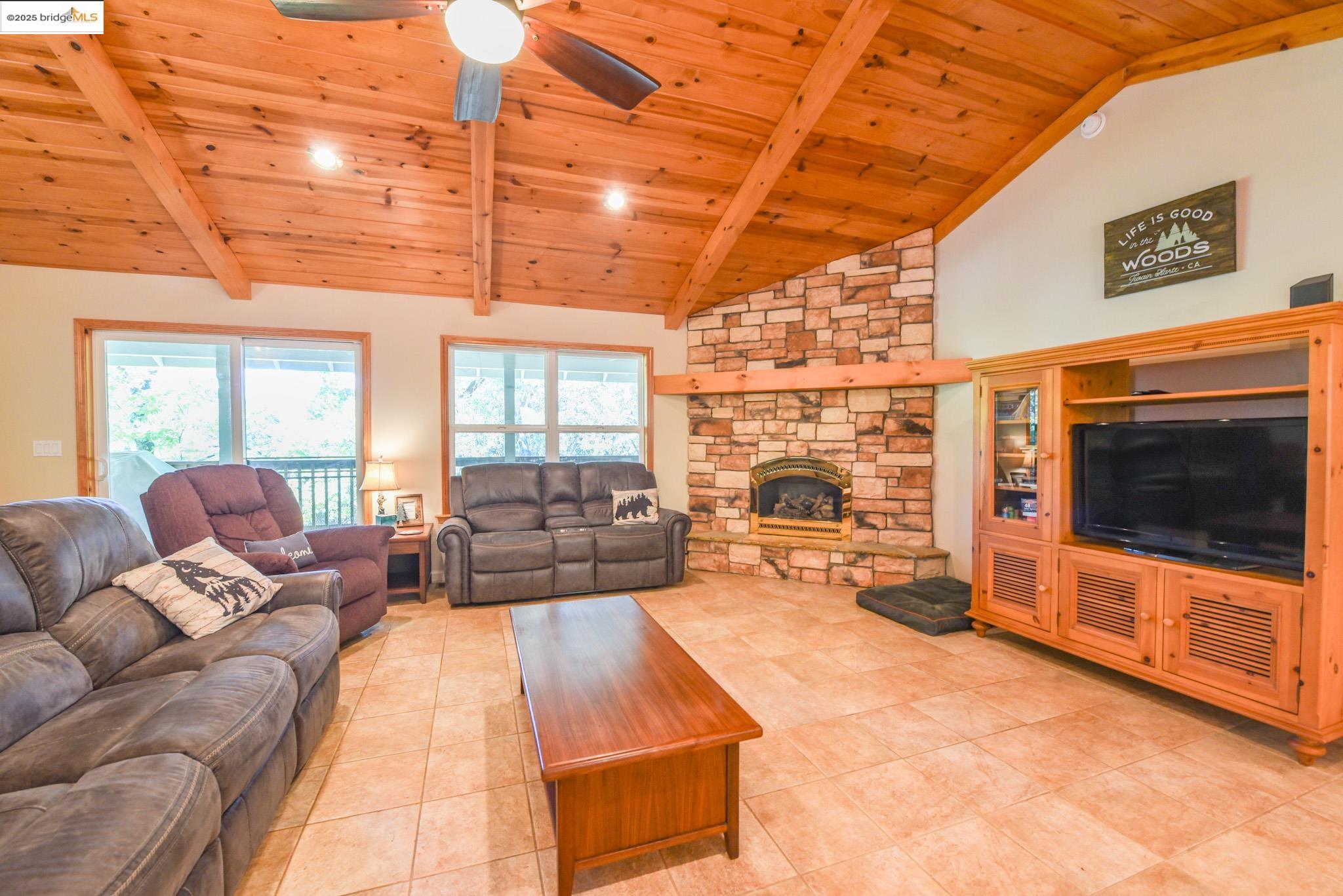 Detail Gallery Image 12 of 60 For 23316 Korey Ct., Twain Harte,  CA 95383 - 3 Beds | 2/1 Baths