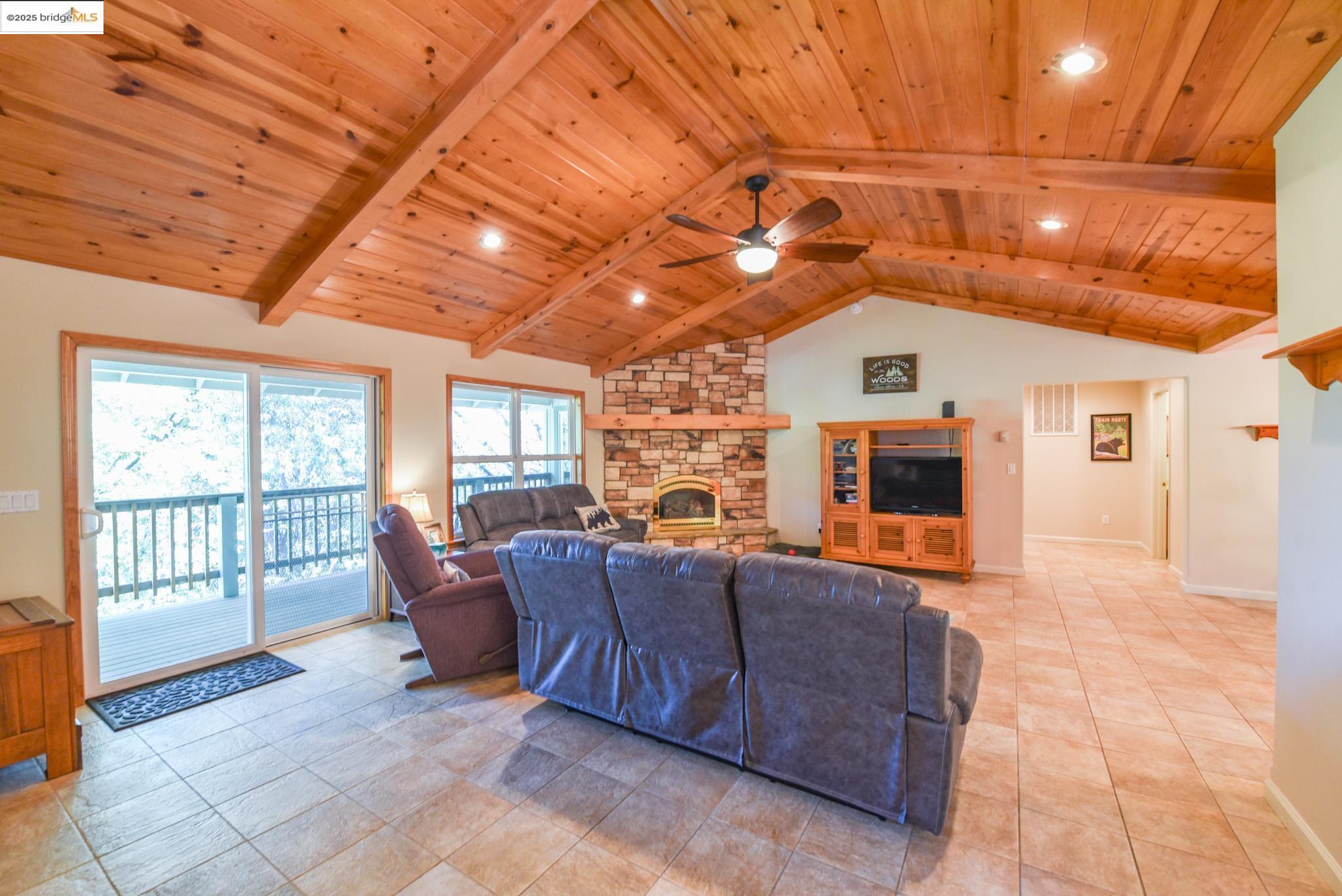 Detail Gallery Image 8 of 60 For 23316 Korey Ct., Twain Harte,  CA 95383 - 3 Beds | 2/1 Baths
