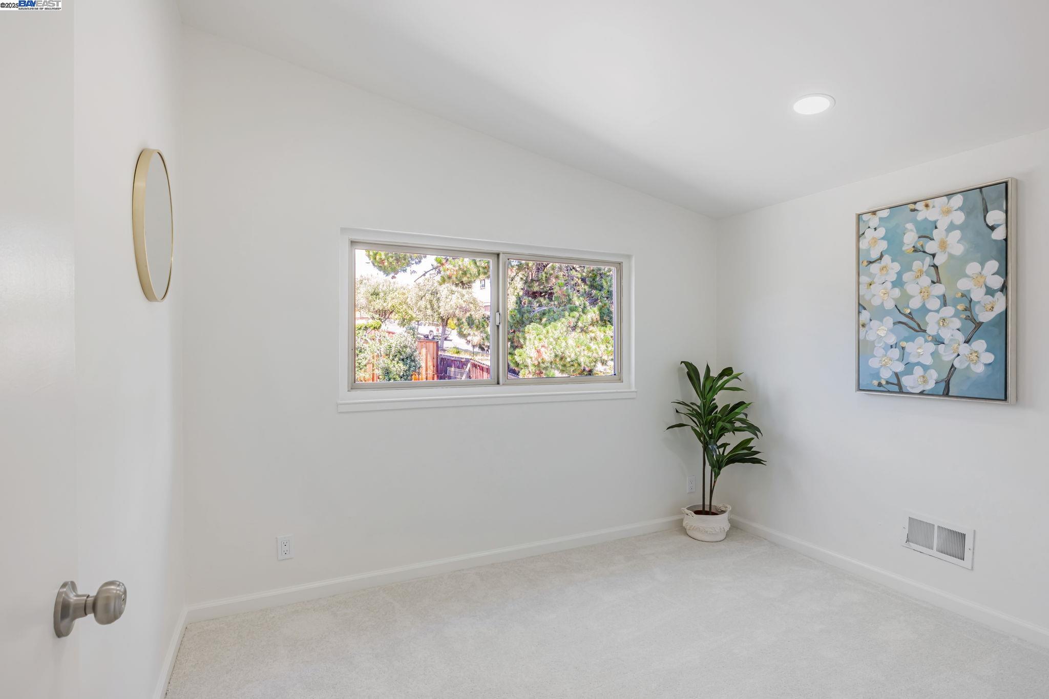 Detail Gallery Image 18 of 31 For 216 Appian Way, Union City,  CA 94587 - 5 Beds | 3 Baths
