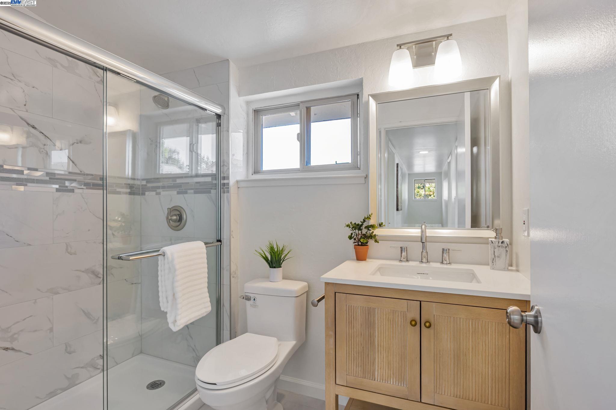 Detail Gallery Image 21 of 31 For 216 Appian Way, Union City,  CA 94587 - 5 Beds | 3 Baths