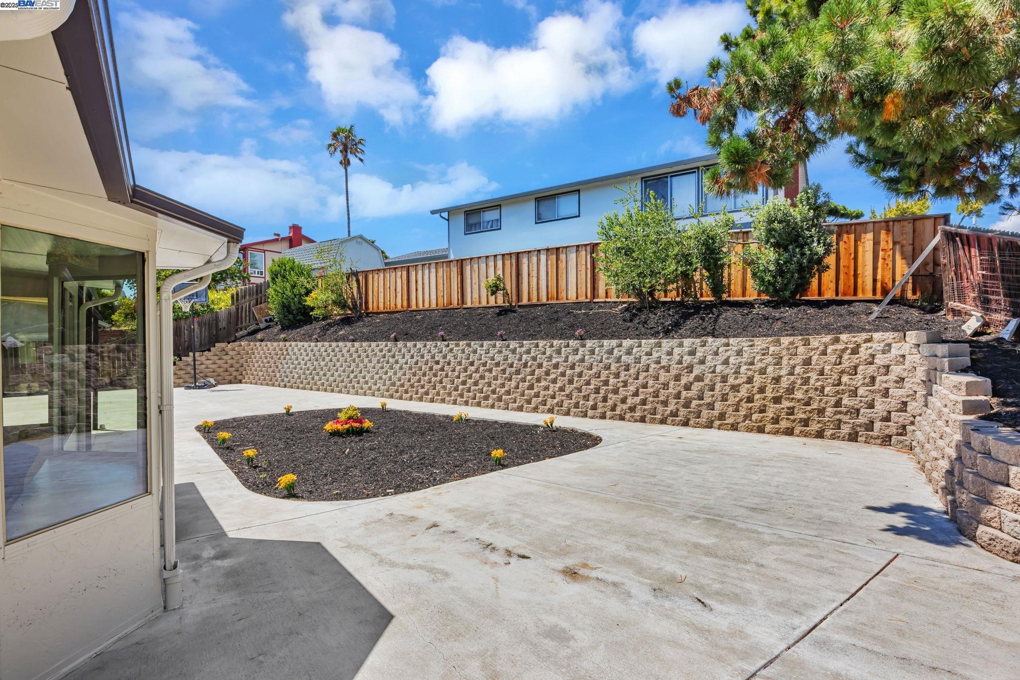 Detail Gallery Image 27 of 31 For 216 Appian Way, Union City,  CA 94587 - 5 Beds | 3 Baths