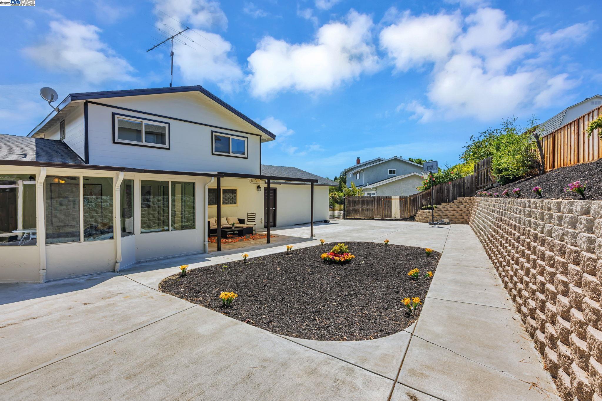 Detail Gallery Image 29 of 31 For 216 Appian Way, Union City,  CA 94587 - 5 Beds | 3 Baths