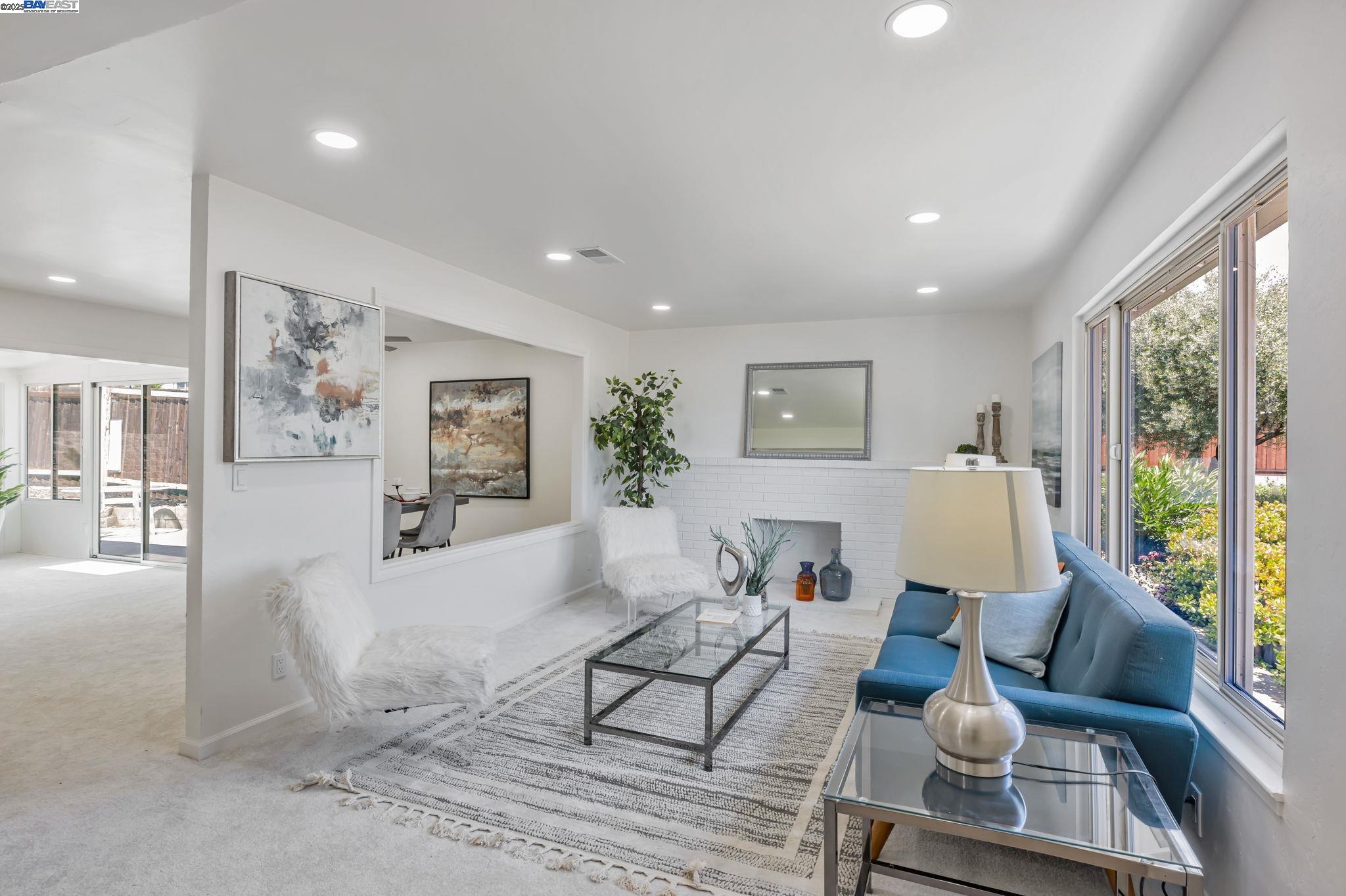 Detail Gallery Image 4 of 31 For 216 Appian Way, Union City,  CA 94587 - 5 Beds | 3 Baths