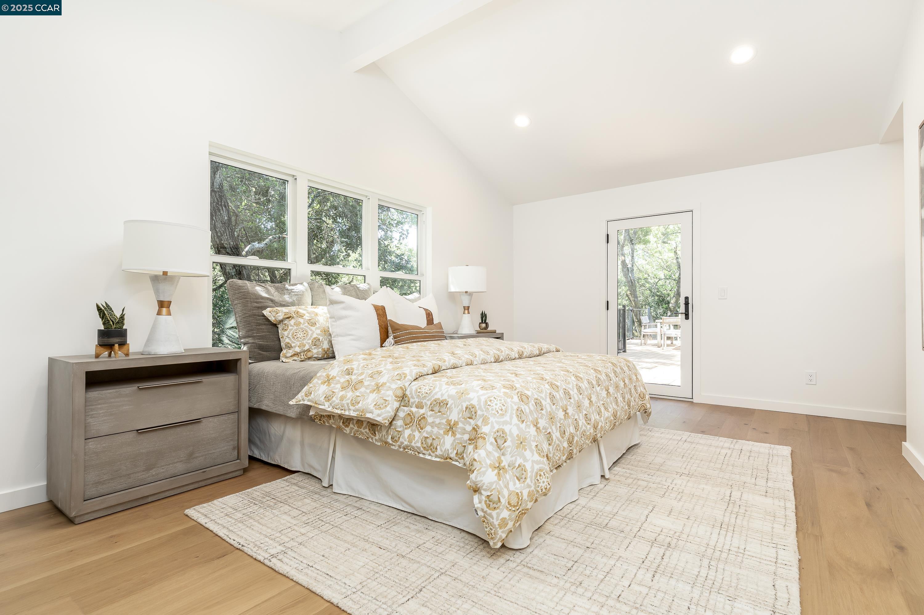 Detail Gallery Image 17 of 40 For 9 El Patio, Orinda,  CA 94563 - 4 Beds | 5/2 Baths