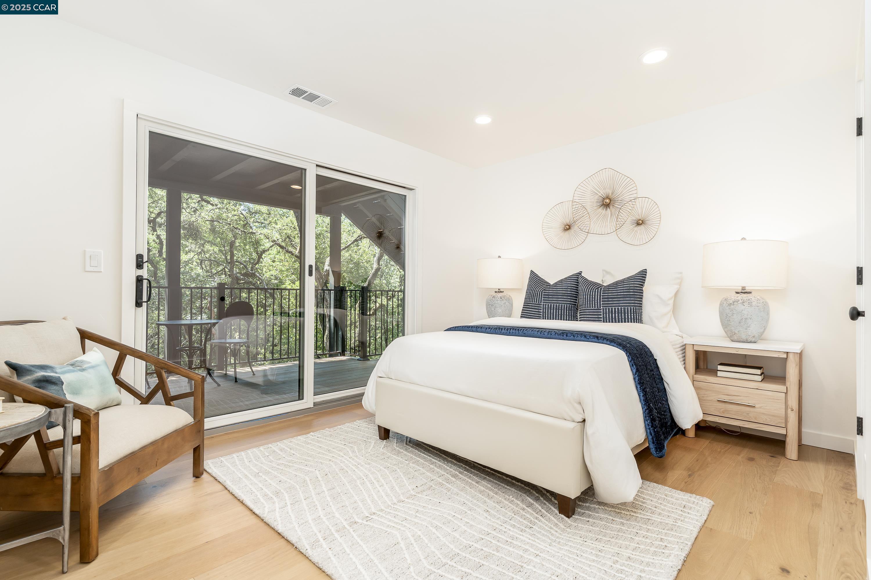 Detail Gallery Image 20 of 40 For 9 El Patio, Orinda,  CA 94563 - 4 Beds | 5/2 Baths