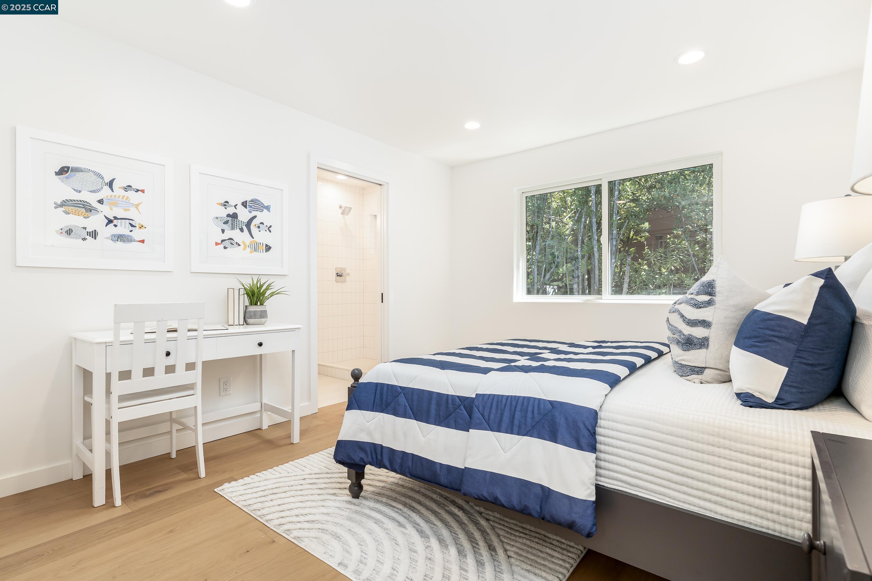 Detail Gallery Image 23 of 40 For 9 El Patio, Orinda,  CA 94563 - 4 Beds | 5/2 Baths