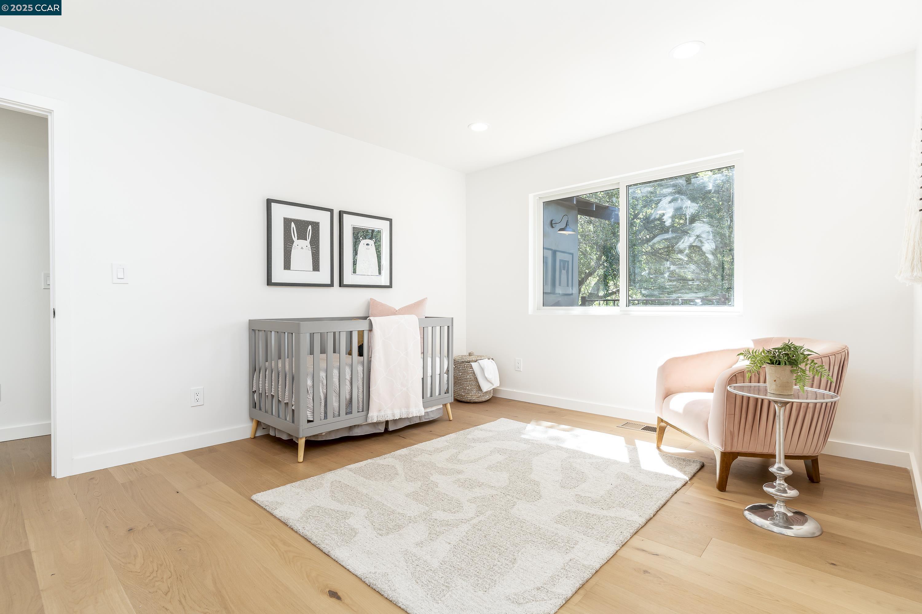 Detail Gallery Image 27 of 40 For 9 El Patio, Orinda,  CA 94563 - 4 Beds | 5/2 Baths