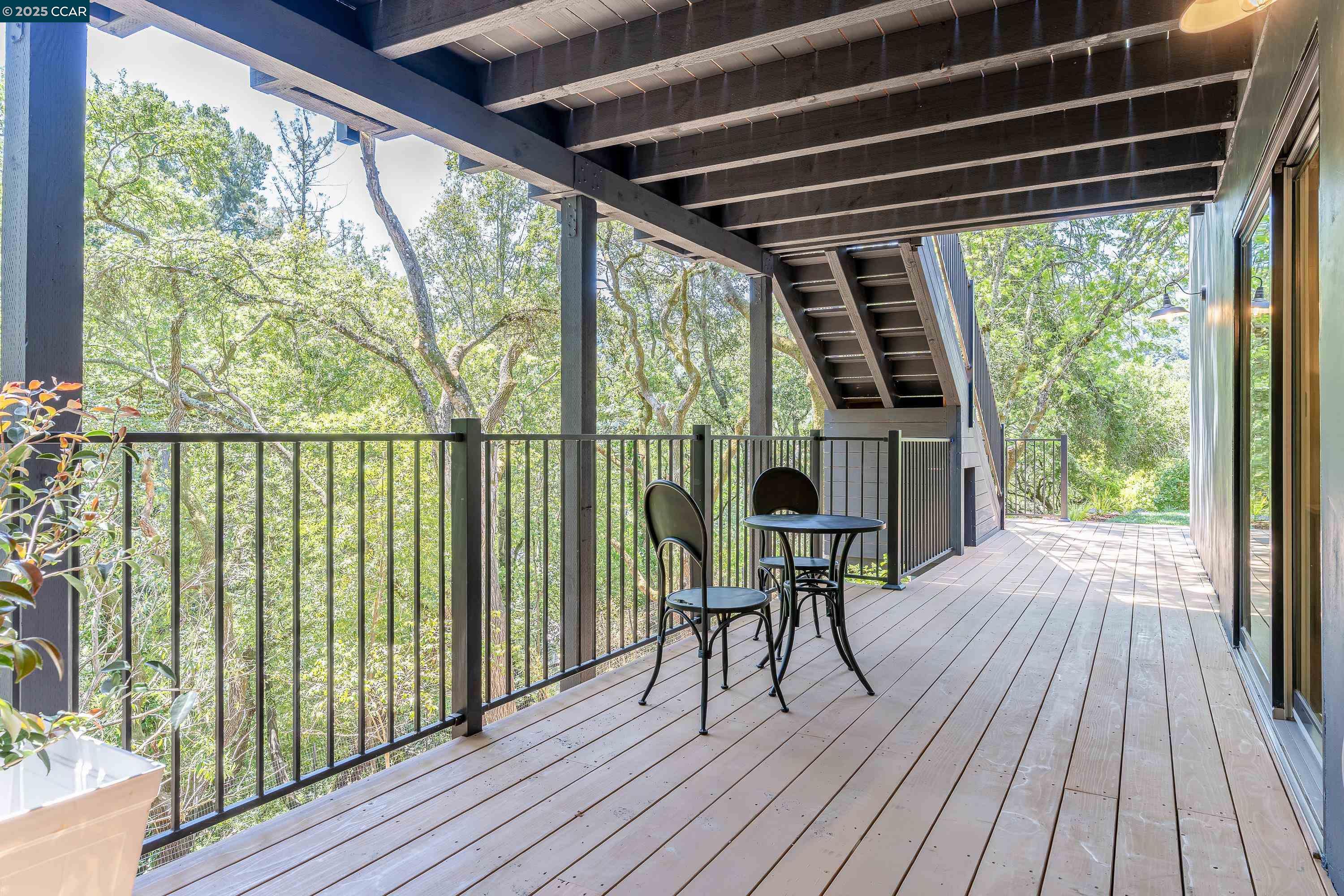 Detail Gallery Image 34 of 40 For 9 El Patio, Orinda,  CA 94563 - 4 Beds | 5/2 Baths