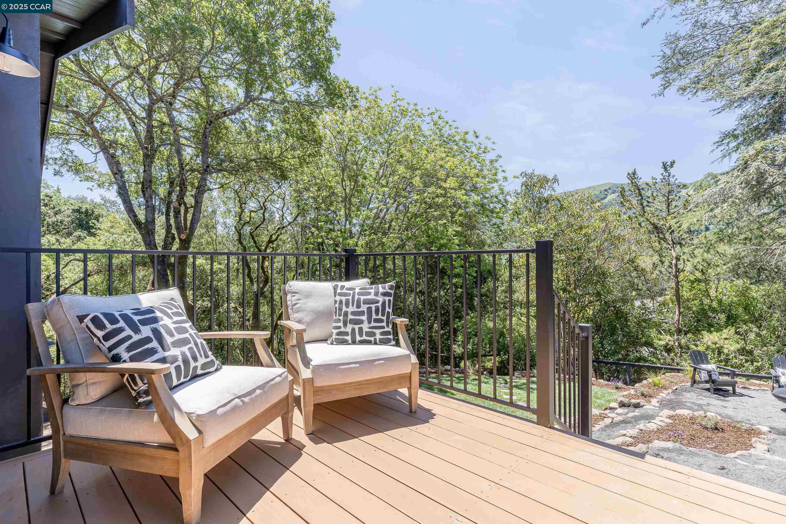 Detail Gallery Image 35 of 40 For 9 El Patio, Orinda,  CA 94563 - 4 Beds | 5/2 Baths