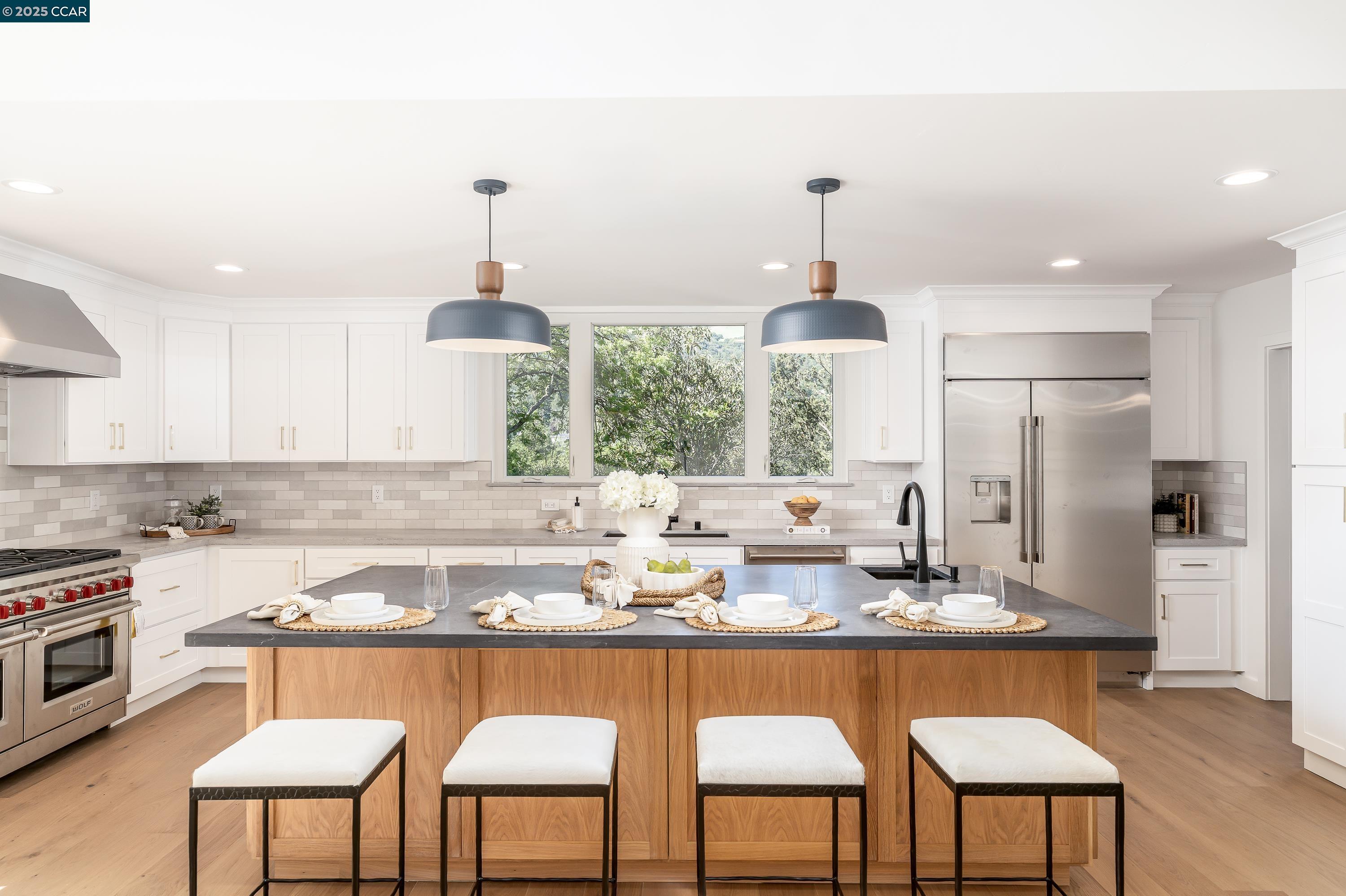 Detail Gallery Image 7 of 40 For 9 El Patio, Orinda,  CA 94563 - 4 Beds | 5/2 Baths