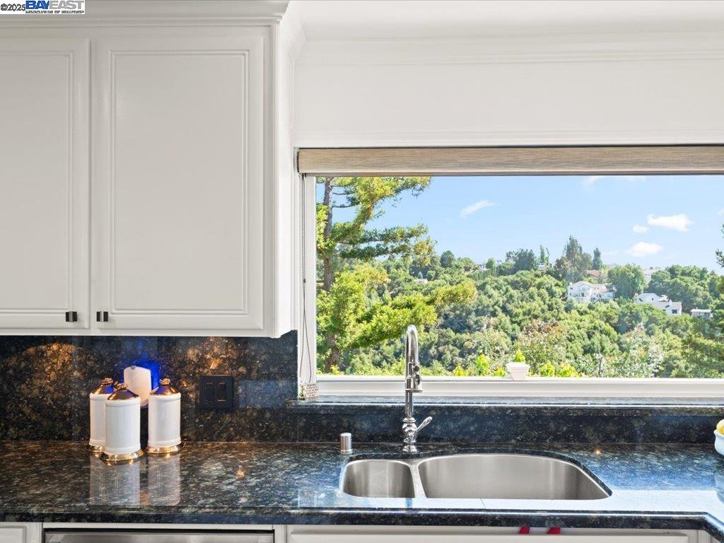Detail Gallery Image 11 of 56 For 26436 Chatham Ct, Hayward,  CA 94542 - 4 Beds | 3 Baths
