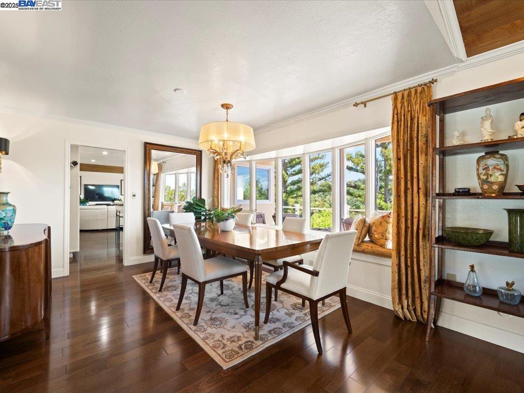 Detail Gallery Image 6 of 56 For 26436 Chatham Ct, Hayward,  CA 94542 - 4 Beds | 3 Baths