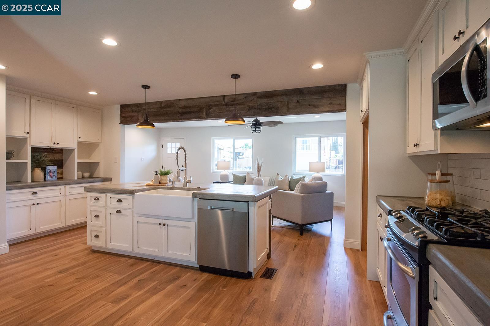 Detail Gallery Image 3 of 13 For 269 Anna Maria St., Livermore,  CA 94550 - 4 Beds | 2 Baths