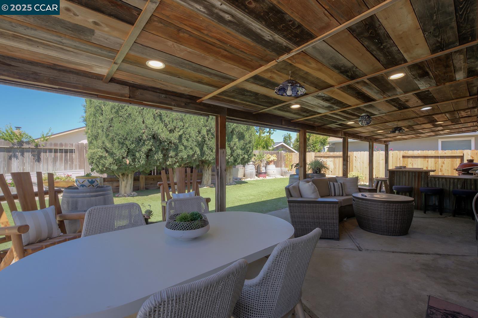 Detail Gallery Image 10 of 13 For 269 Anna Maria St., Livermore,  CA 94550 - 4 Beds | 2 Baths