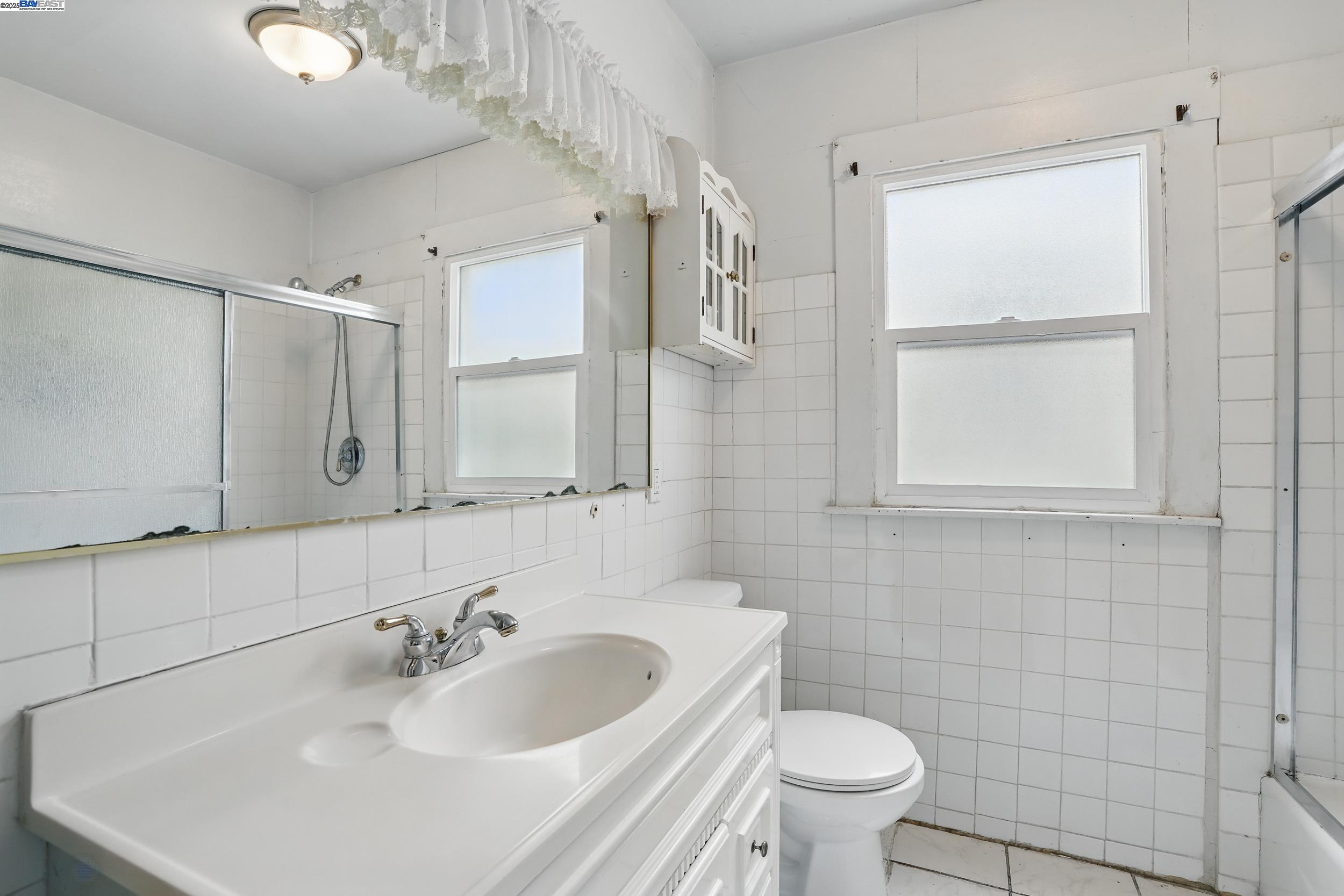 Detail Gallery Image 11 of 40 For 1307 California Dr, Burlingame,  CA 94010 - 2 Beds | 1 Baths
