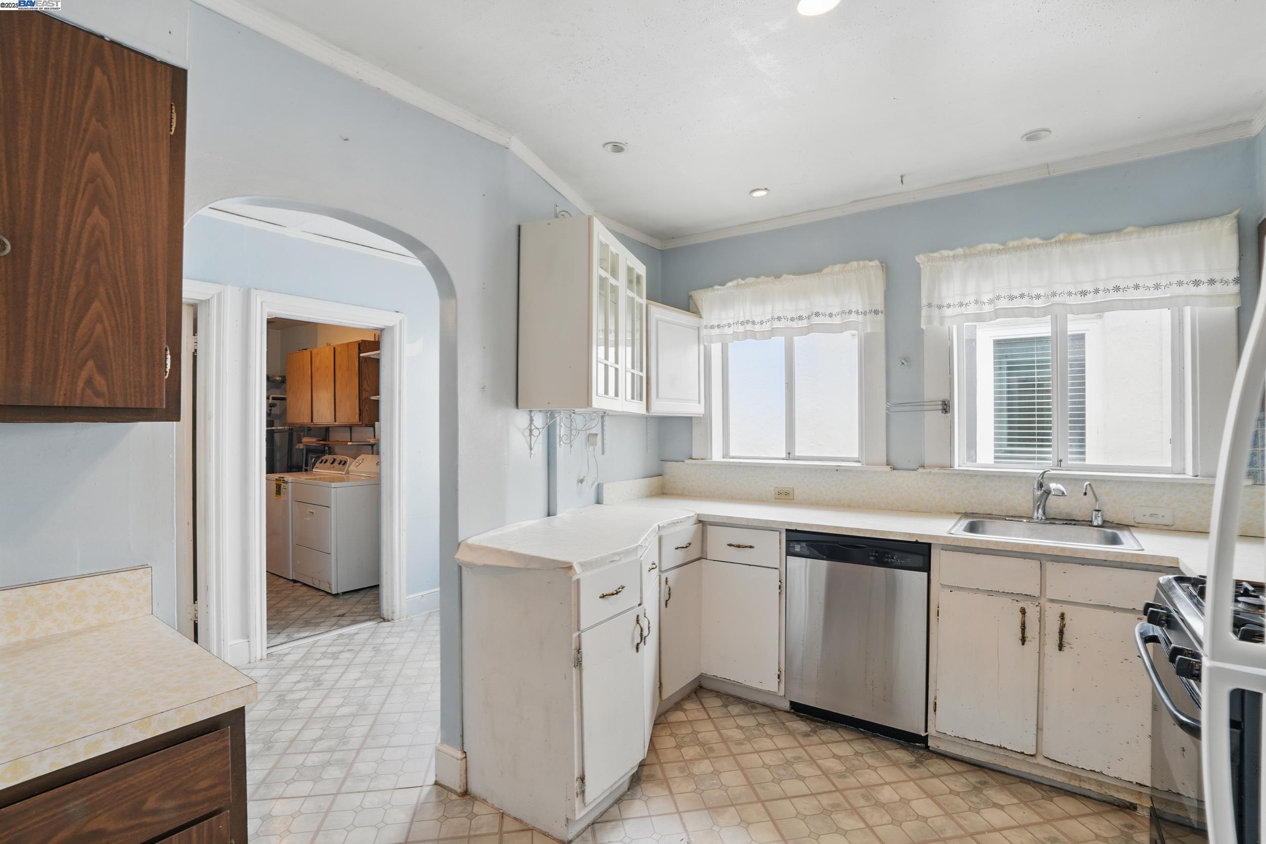 Detail Gallery Image 12 of 40 For 1307 California Dr, Burlingame,  CA 94010 - 2 Beds | 1 Baths