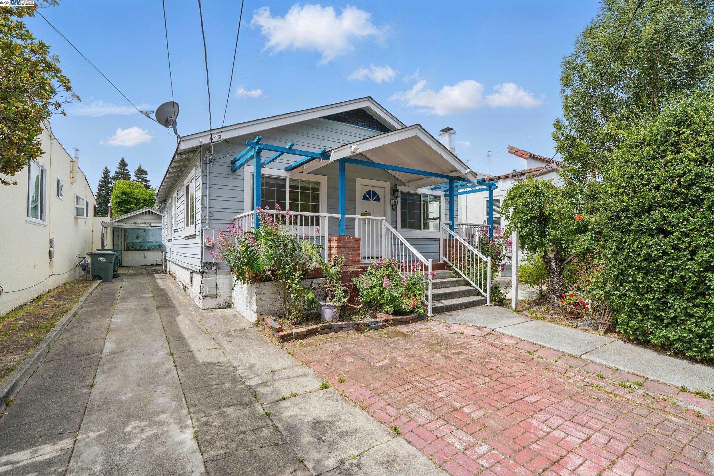 Detail Gallery Image 3 of 40 For 1307 California Dr, Burlingame,  CA 94010 - 2 Beds | 1 Baths