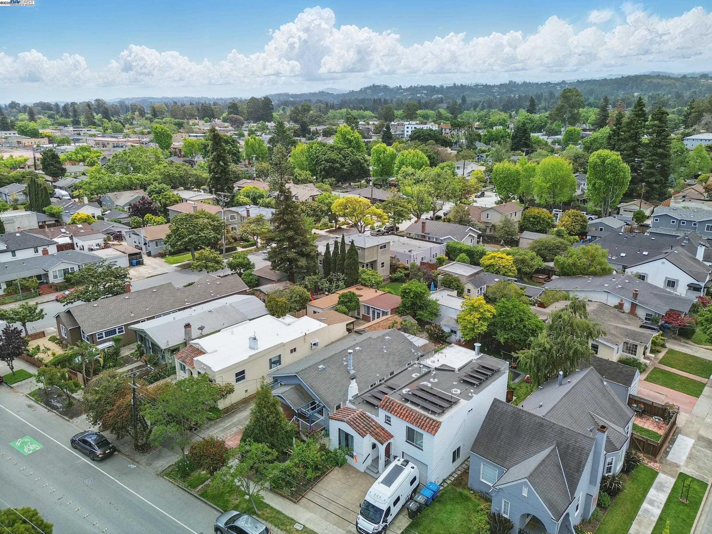 Detail Gallery Image 35 of 40 For 1307 California Dr, Burlingame,  CA 94010 - 2 Beds | 1 Baths