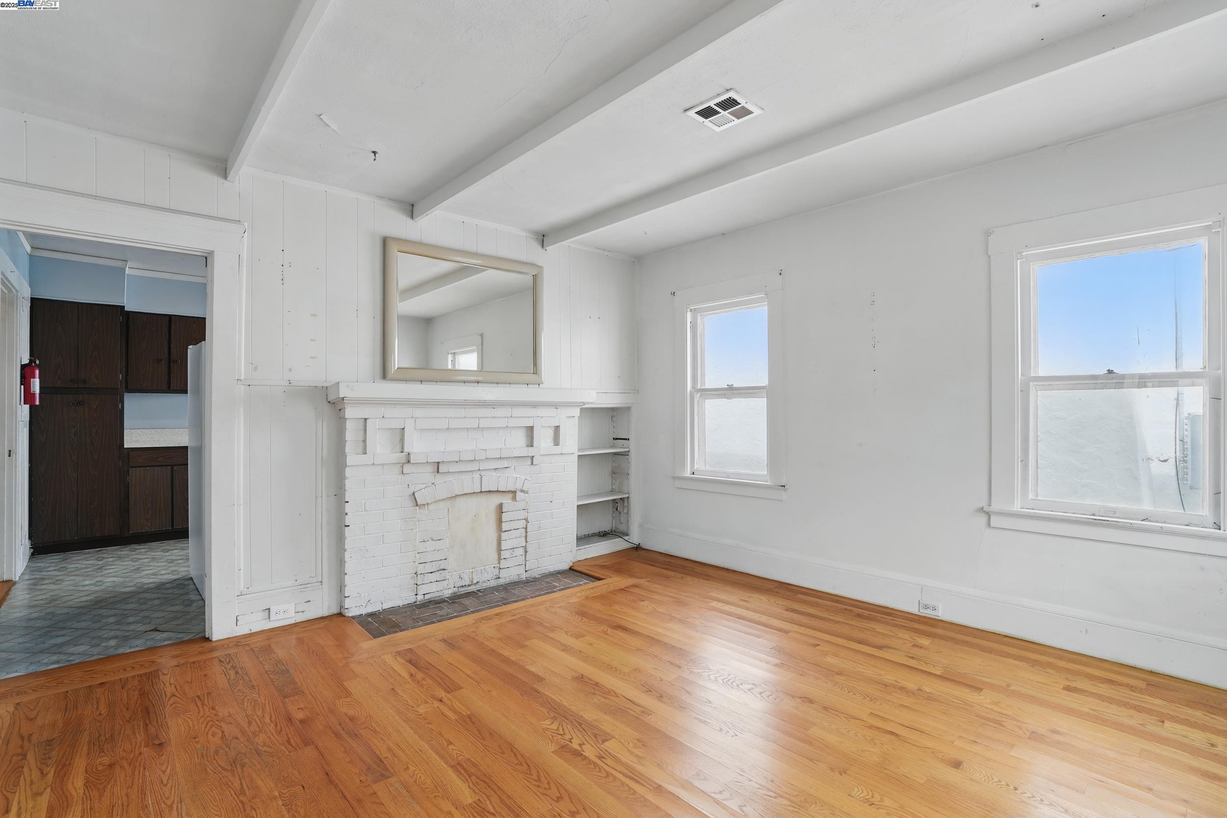 Detail Gallery Image 5 of 40 For 1307 California Dr, Burlingame,  CA 94010 - 2 Beds | 1 Baths