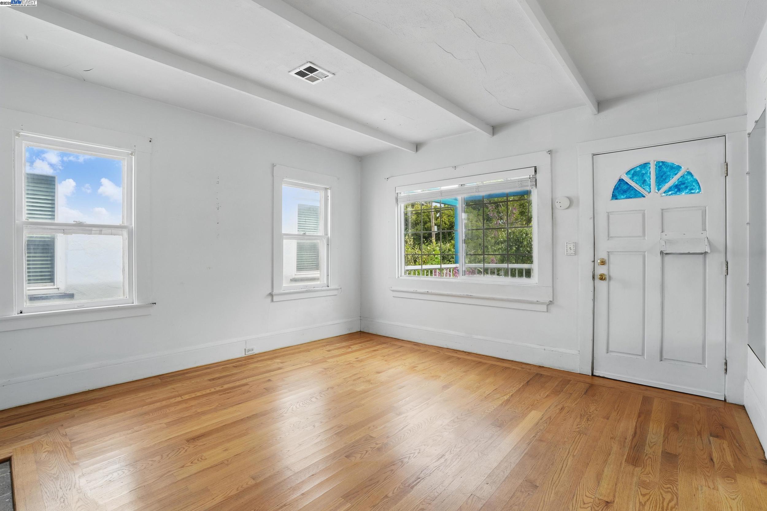 Detail Gallery Image 6 of 40 For 1307 California Dr, Burlingame,  CA 94010 - 2 Beds | 1 Baths