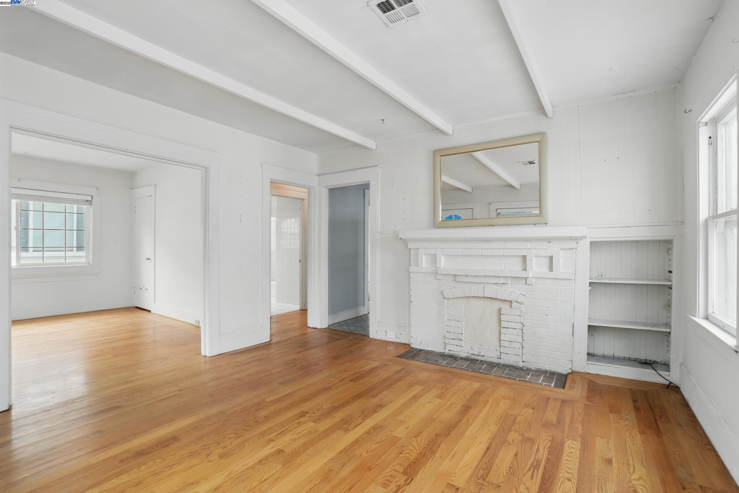 Detail Gallery Image 8 of 40 For 1307 California Dr, Burlingame,  CA 94010 - 2 Beds | 1 Baths