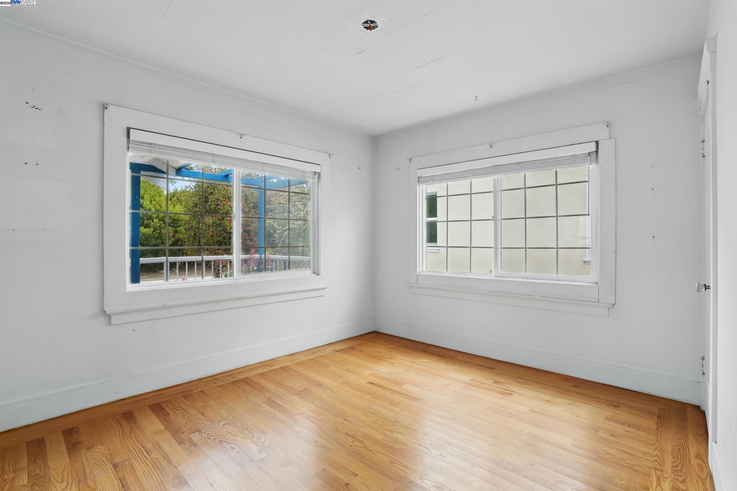 Detail Gallery Image 10 of 40 For 1307 California Dr, Burlingame,  CA 94010 - 2 Beds | 1 Baths