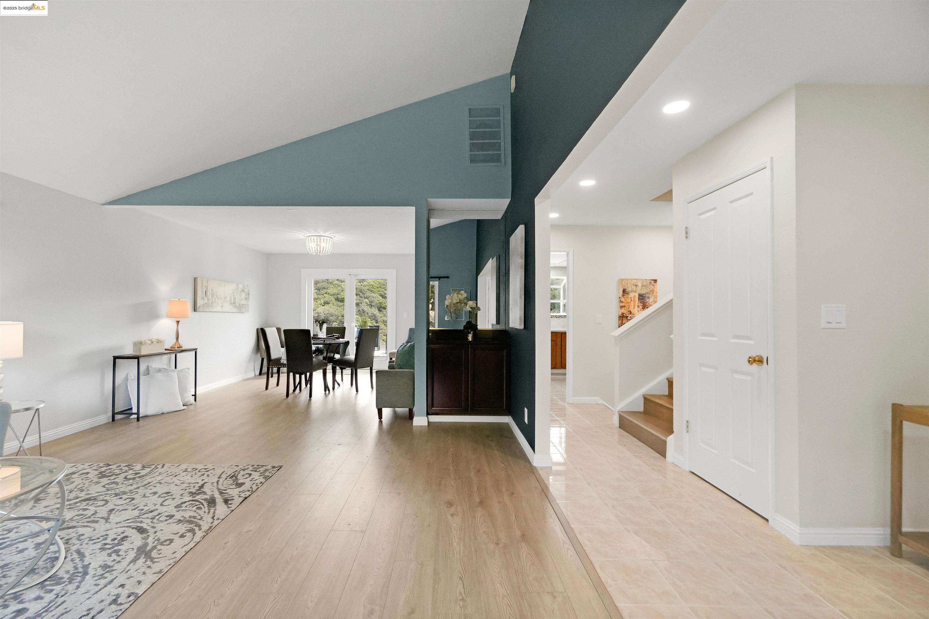 Detail Gallery Image 15 of 60 For 3495 Skyline Dr, Hayward,  CA 94542-2619 - 3 Beds | 2/1 Baths