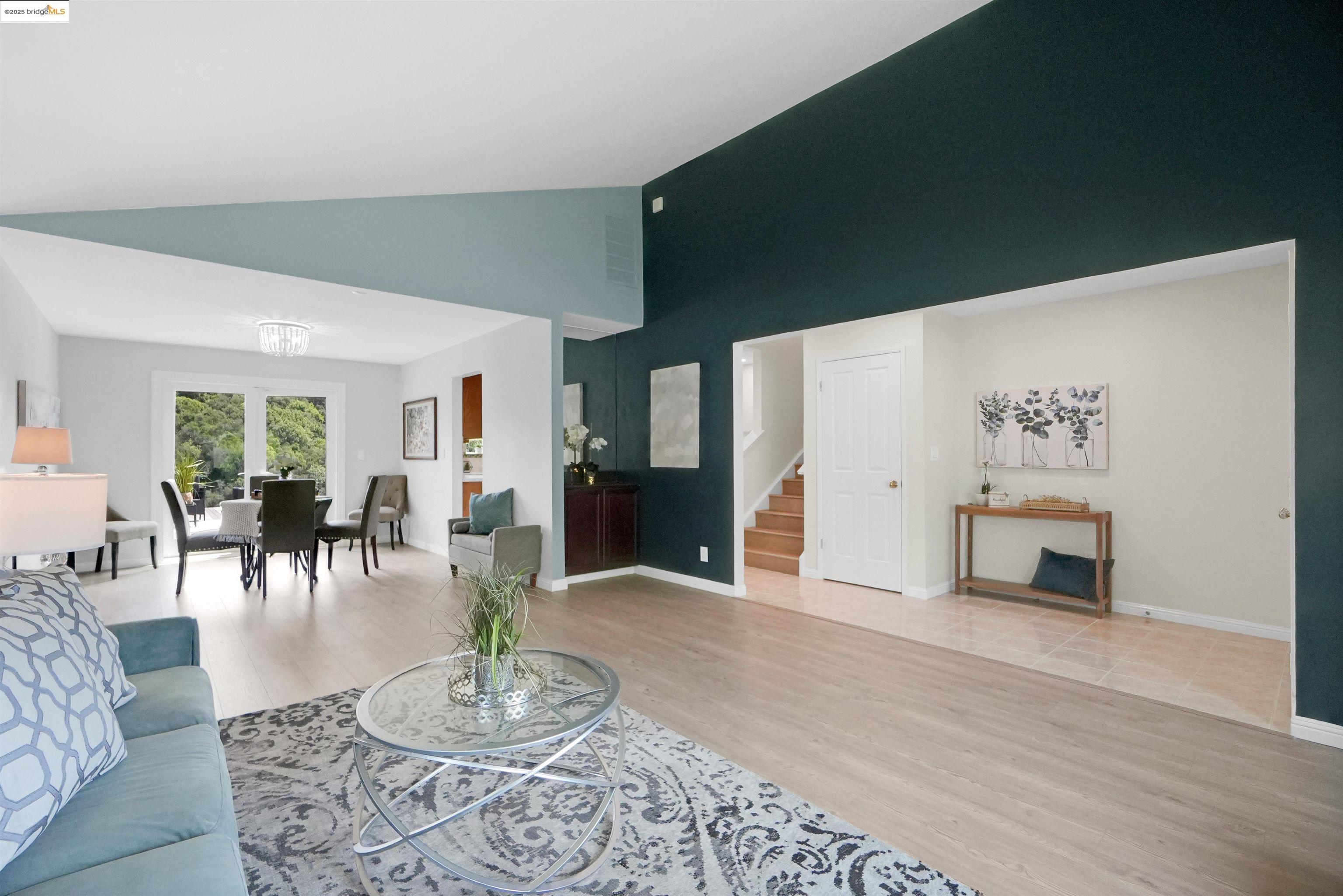 Detail Gallery Image 18 of 60 For 3495 Skyline Dr, Hayward,  CA 94542-2619 - 3 Beds | 2/1 Baths