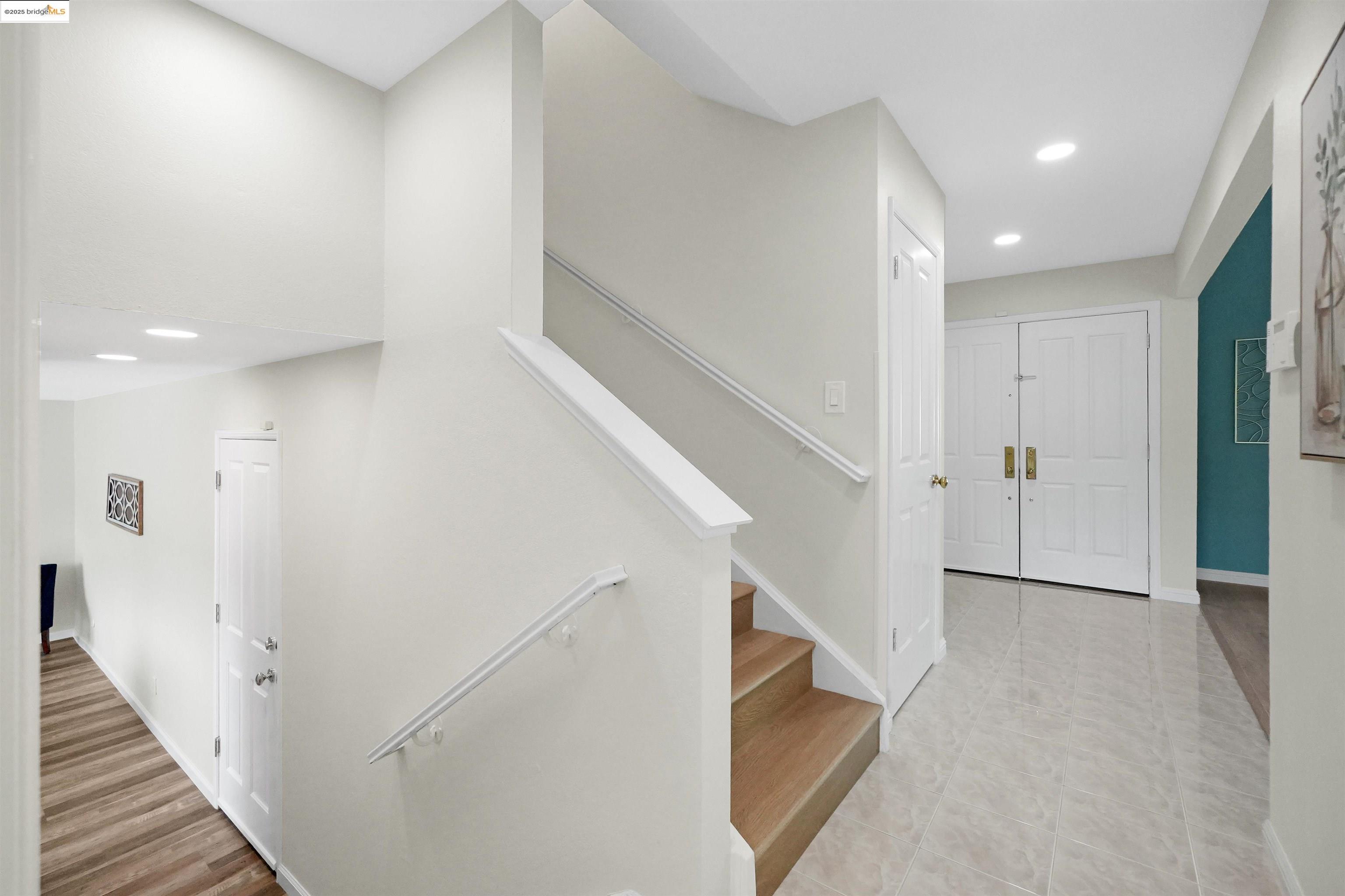 Detail Gallery Image 23 of 60 For 3495 Skyline Dr, Hayward,  CA 94542-2619 - 3 Beds | 2/1 Baths