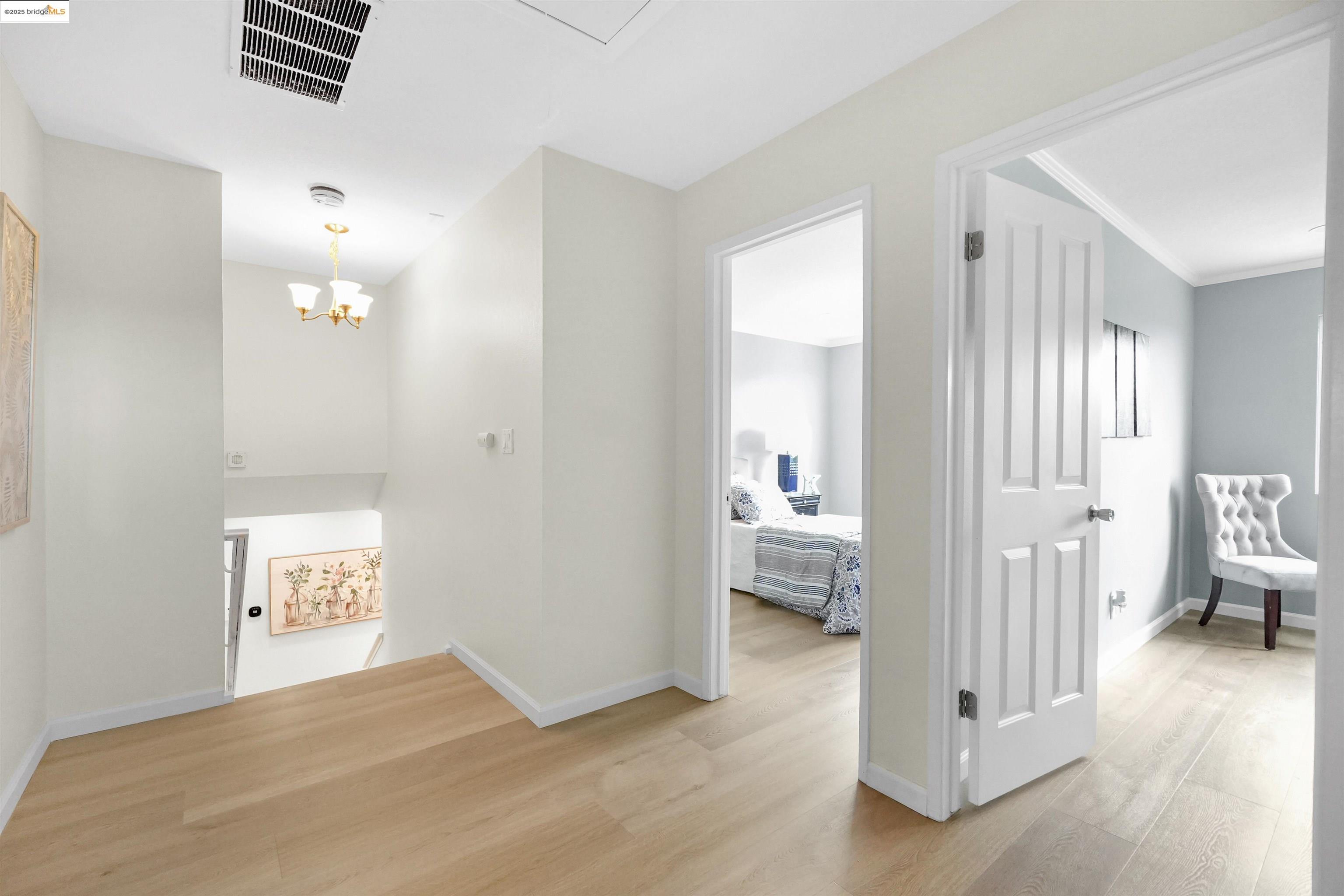 Detail Gallery Image 25 of 60 For 3495 Skyline Dr, Hayward,  CA 94542-2619 - 3 Beds | 2/1 Baths