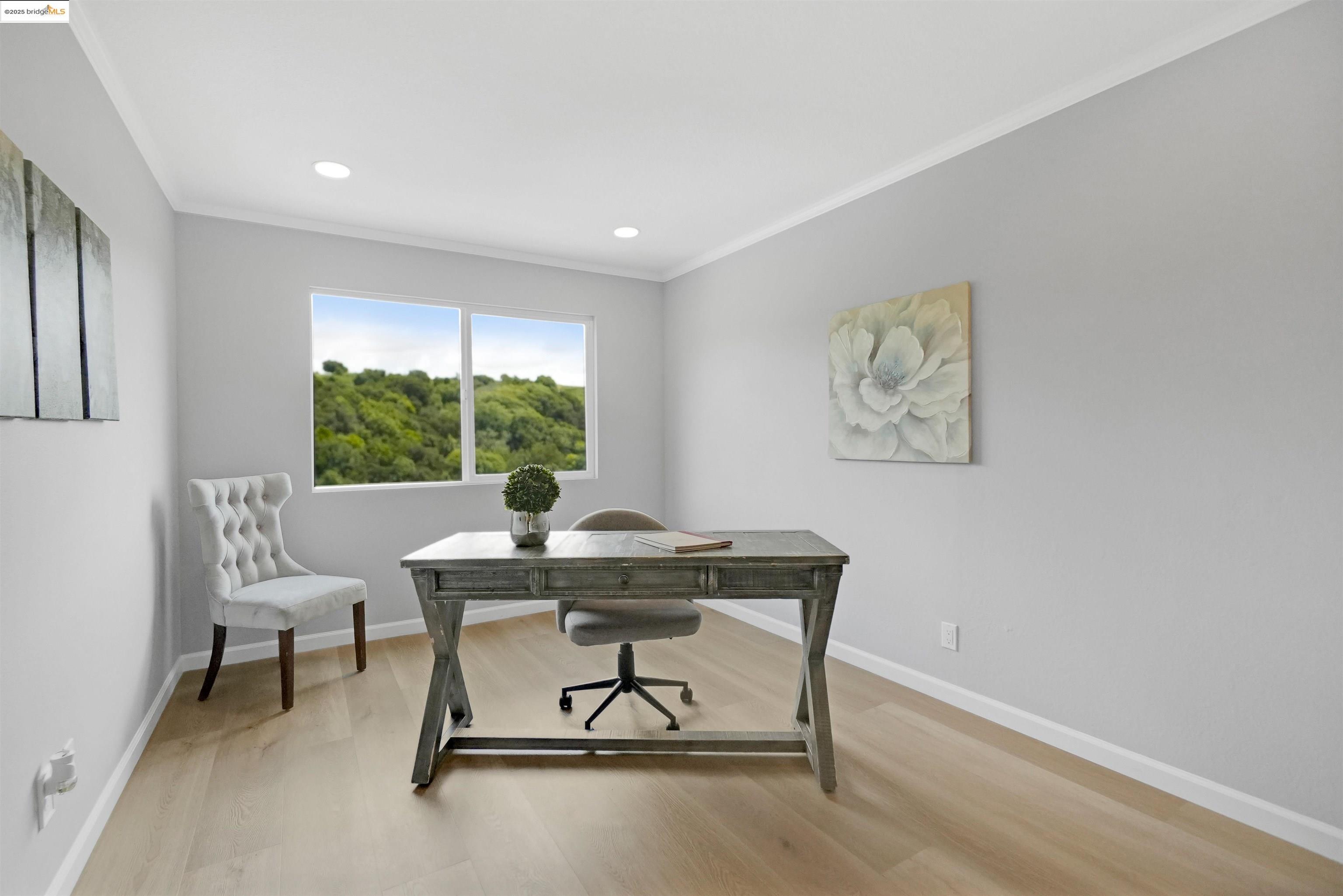 Detail Gallery Image 28 of 60 For 3495 Skyline Dr, Hayward,  CA 94542-2619 - 3 Beds | 2/1 Baths
