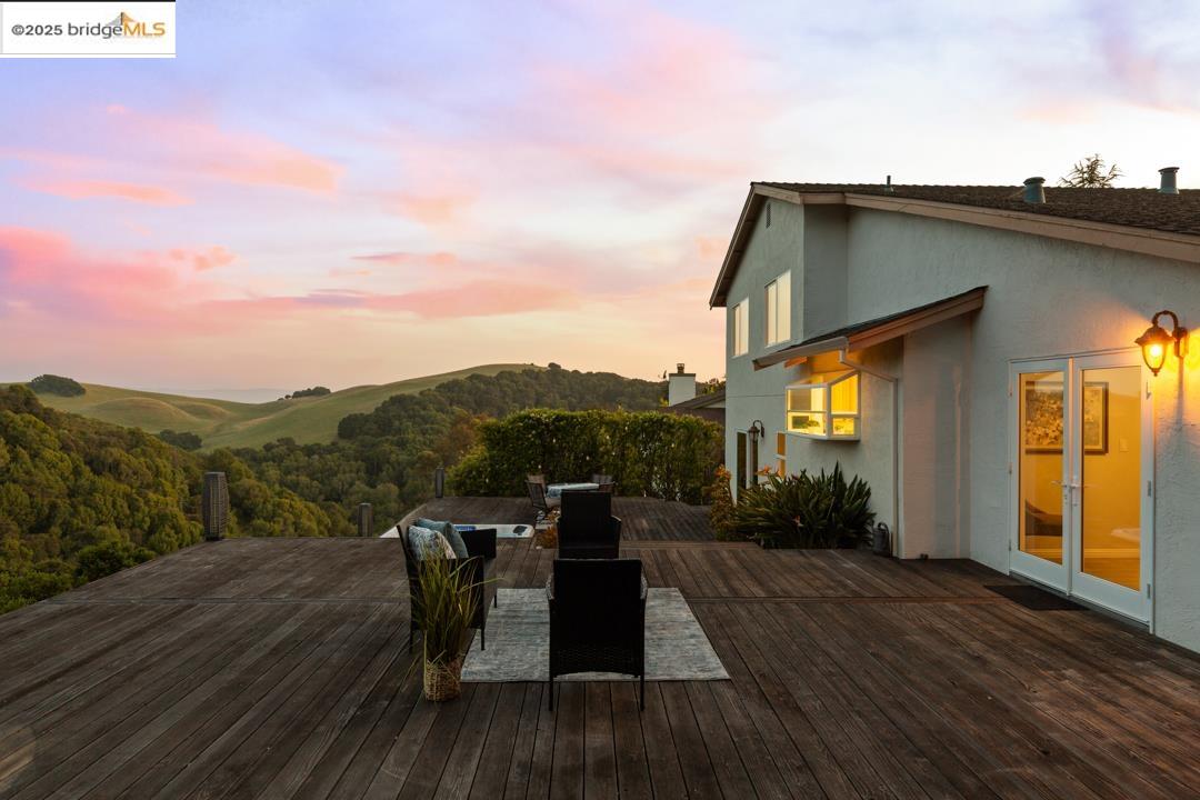 Detail Gallery Image 47 of 60 For 3495 Skyline Dr, Hayward,  CA 94542-2619 - 3 Beds | 2/1 Baths