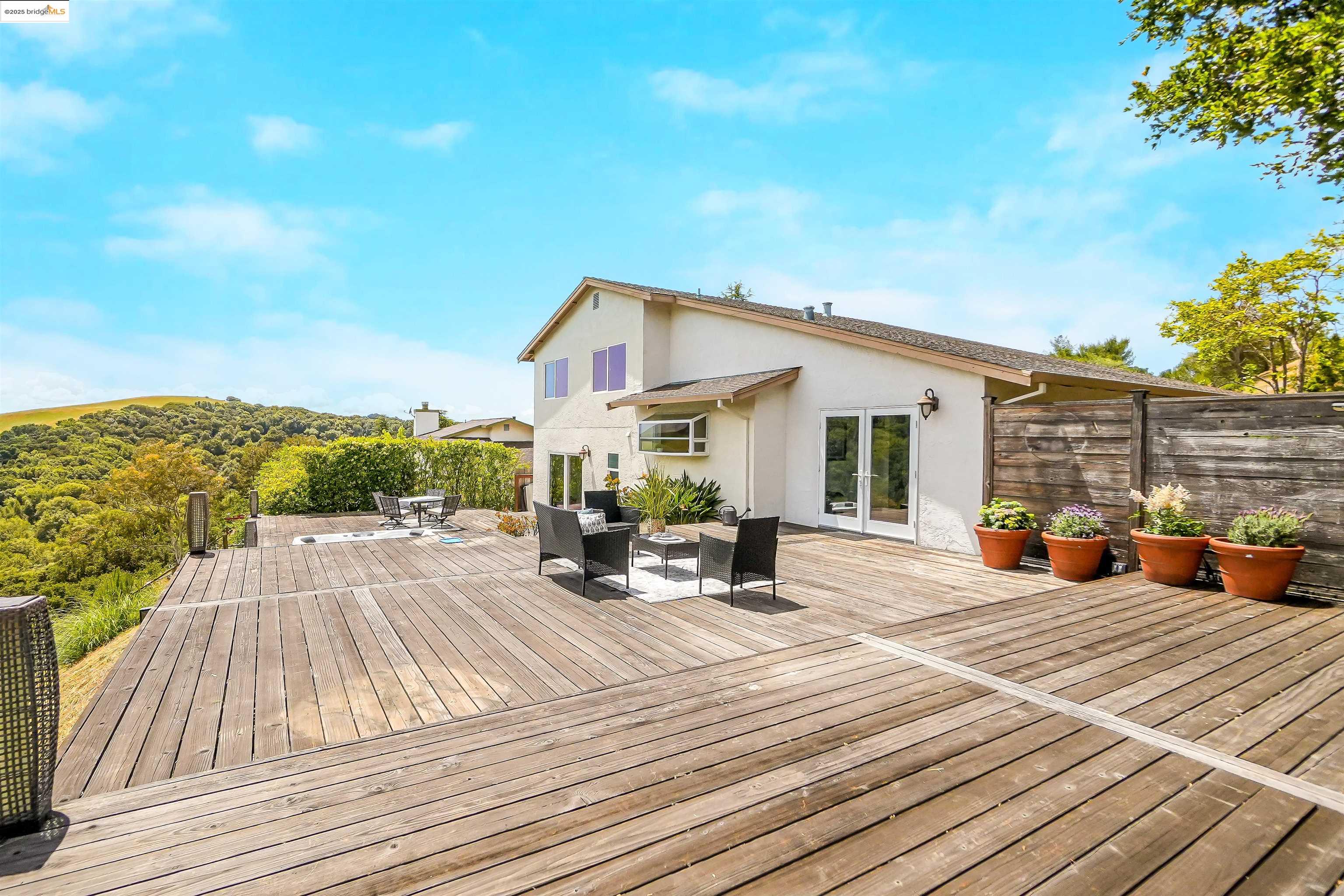 Detail Gallery Image 48 of 60 For 3495 Skyline Dr, Hayward,  CA 94542-2619 - 3 Beds | 2/1 Baths