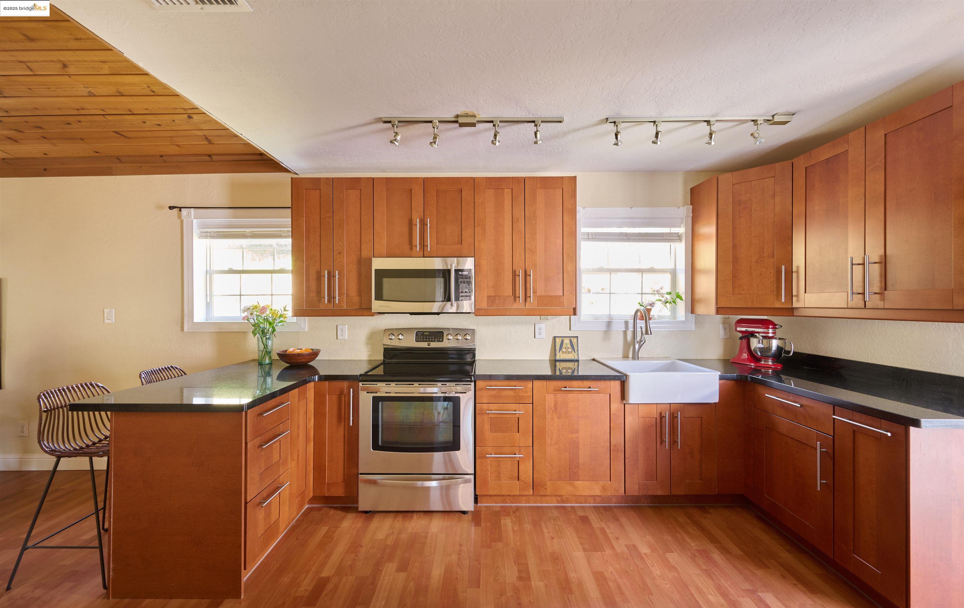 Detail Gallery Image 11 of 20 For 1352 Finnegan Ln, Angels Camp,  CA 95222 - 2 Beds | 1 Baths