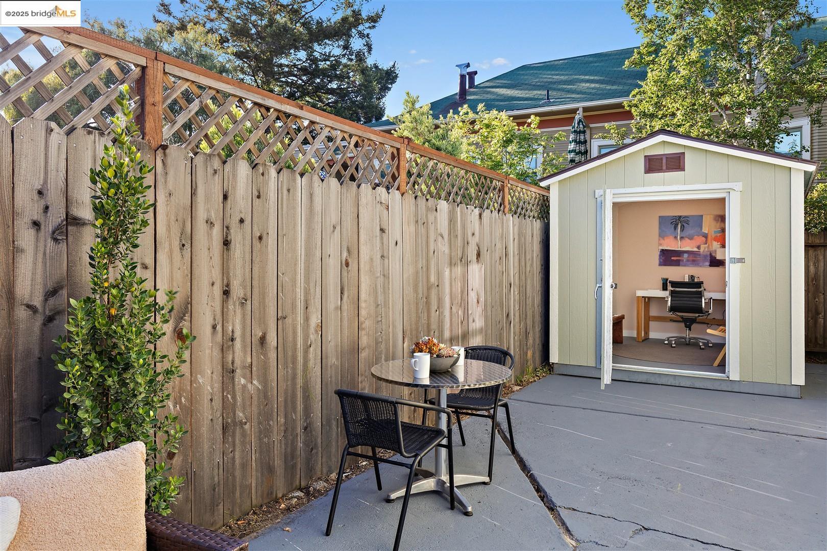property-img