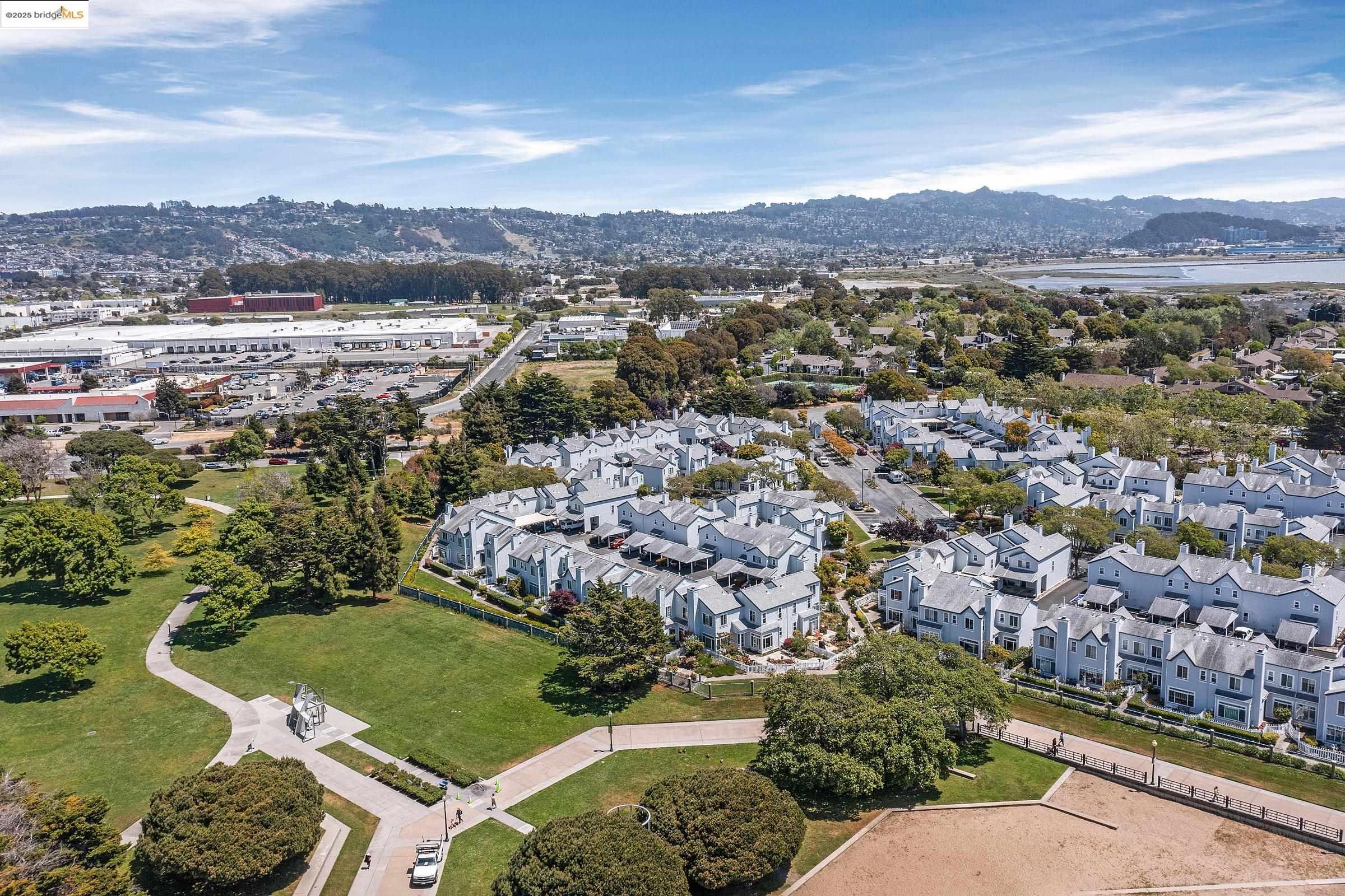 Detail Gallery Image 11 of 40 For 408 Commodore Dr, Richmond,  CA 94804 - 2 Beds | 2/1 Baths