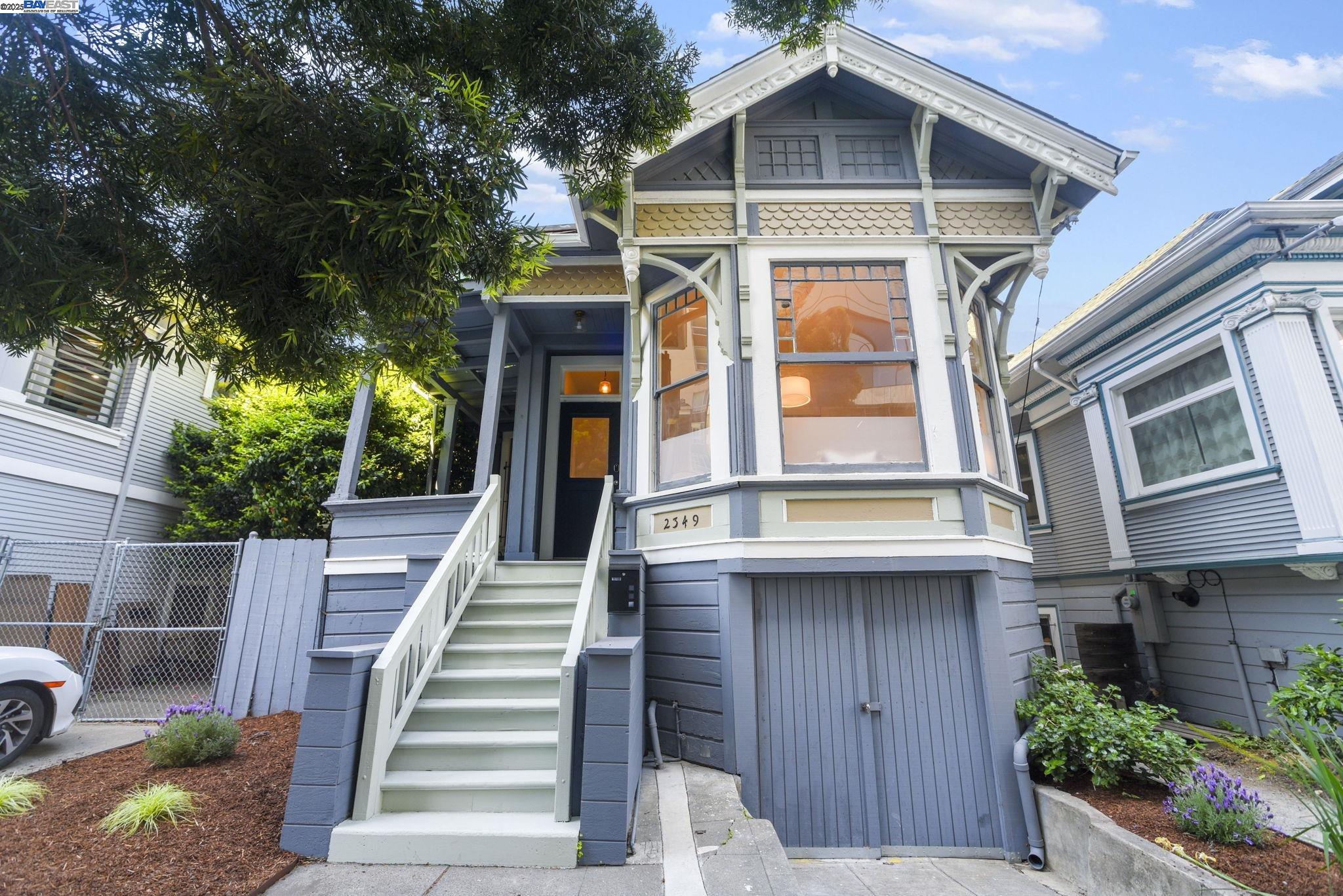 Detail Gallery Image 1 of 51 For 2349 Waverly St, Oakland,  CA 94612 - 3 Beds | 1 Baths