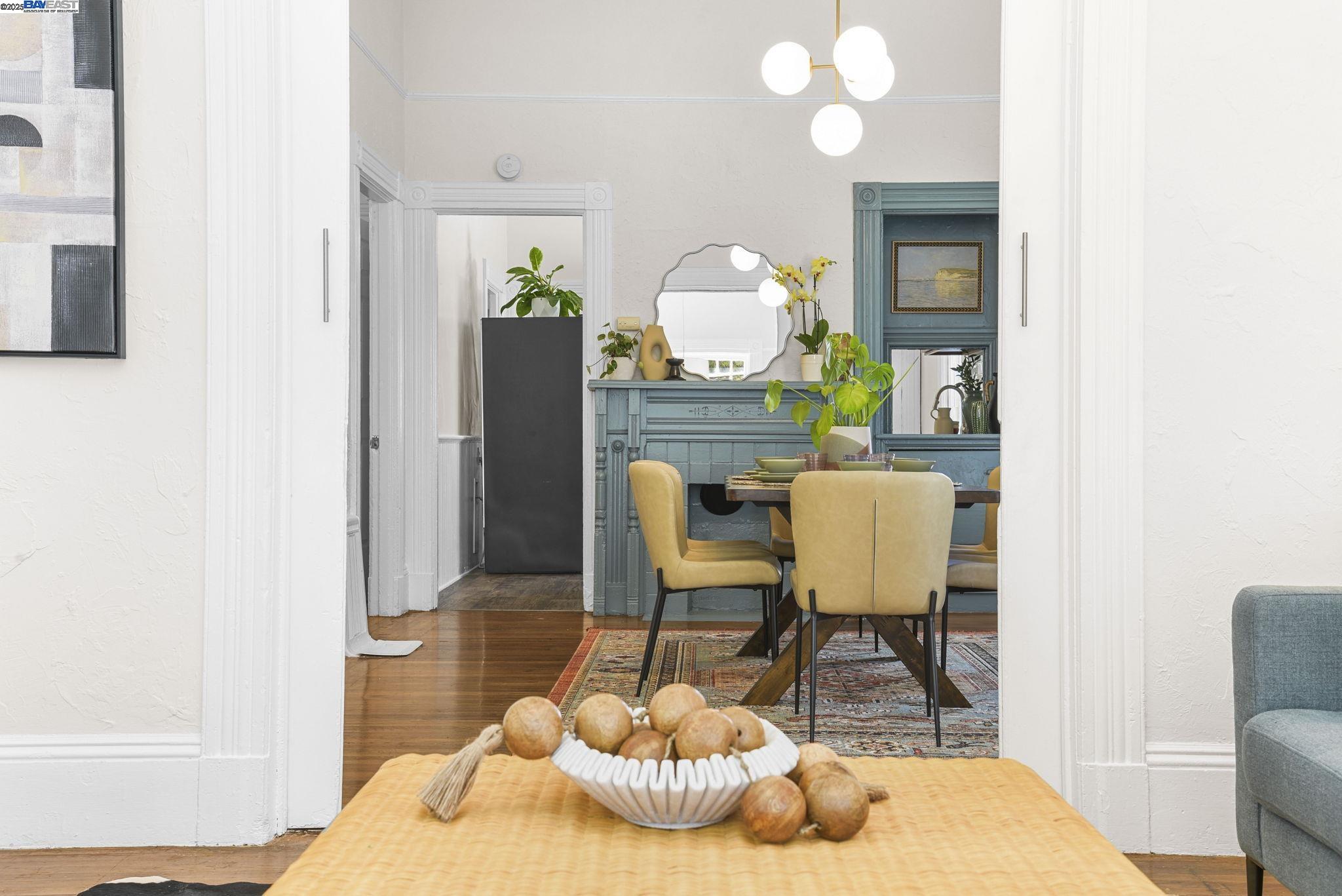 Detail Gallery Image 13 of 51 For 2349 Waverly St, Oakland,  CA 94612 - 3 Beds | 1 Baths