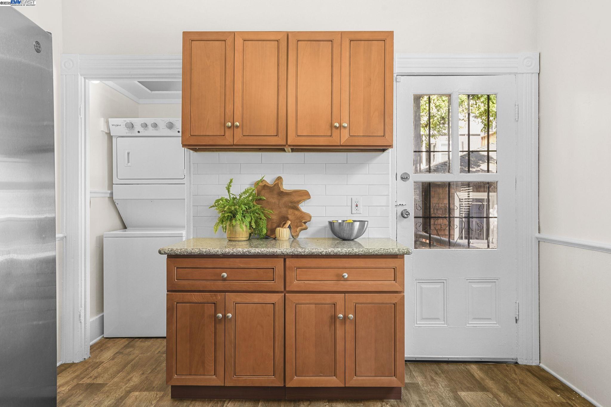 Detail Gallery Image 21 of 51 For 2349 Waverly St, Oakland,  CA 94612 - 3 Beds | 1 Baths