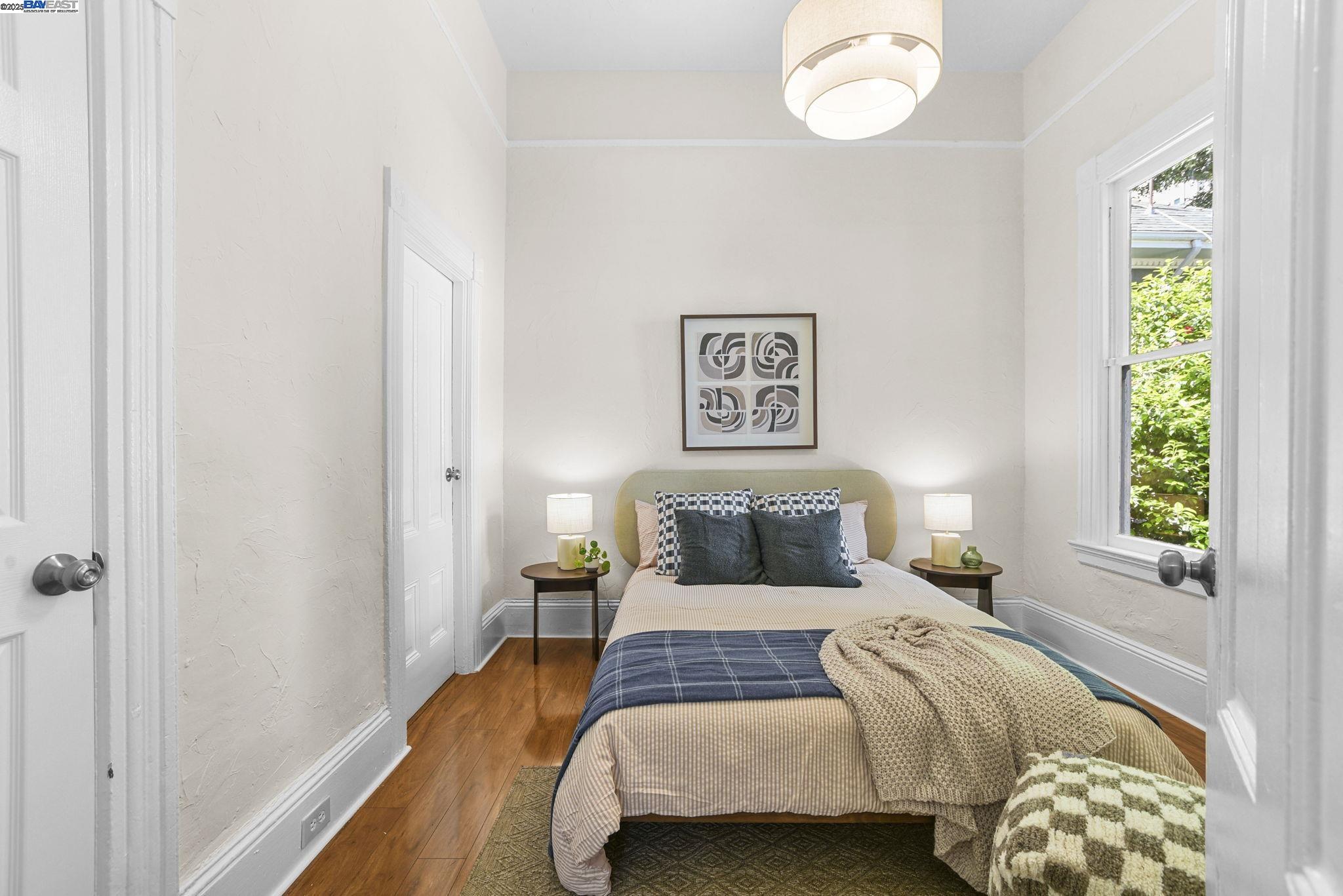 Detail Gallery Image 25 of 51 For 2349 Waverly St, Oakland,  CA 94612 - 3 Beds | 1 Baths