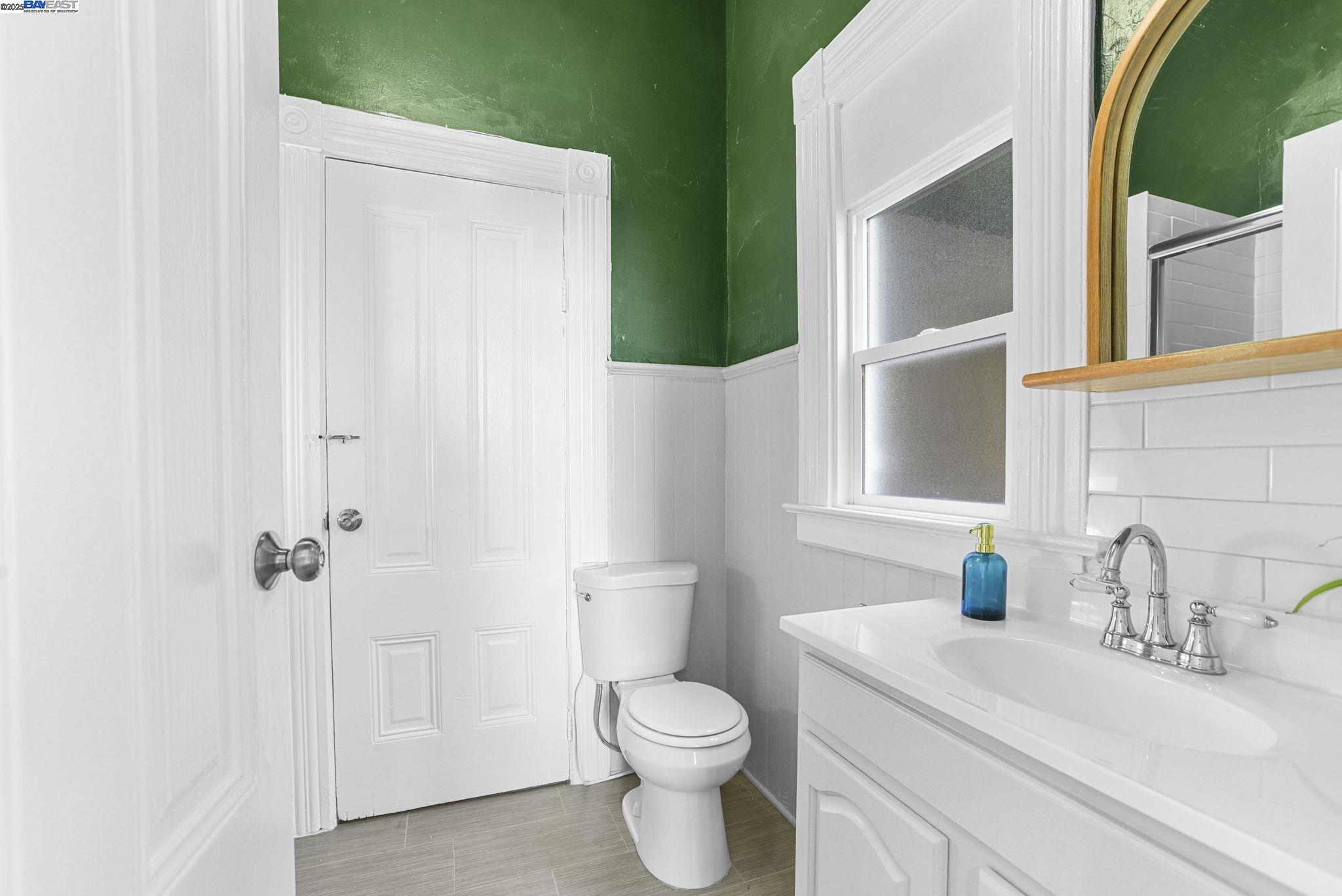 Detail Gallery Image 30 of 51 For 2349 Waverly St, Oakland,  CA 94612 - 3 Beds | 1 Baths