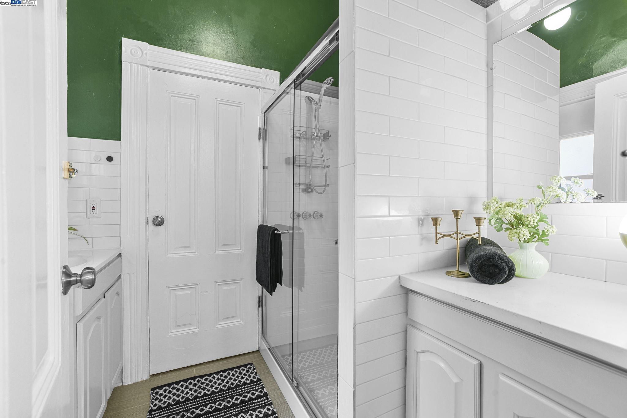 Detail Gallery Image 31 of 51 For 2349 Waverly St, Oakland,  CA 94612 - 3 Beds | 1 Baths