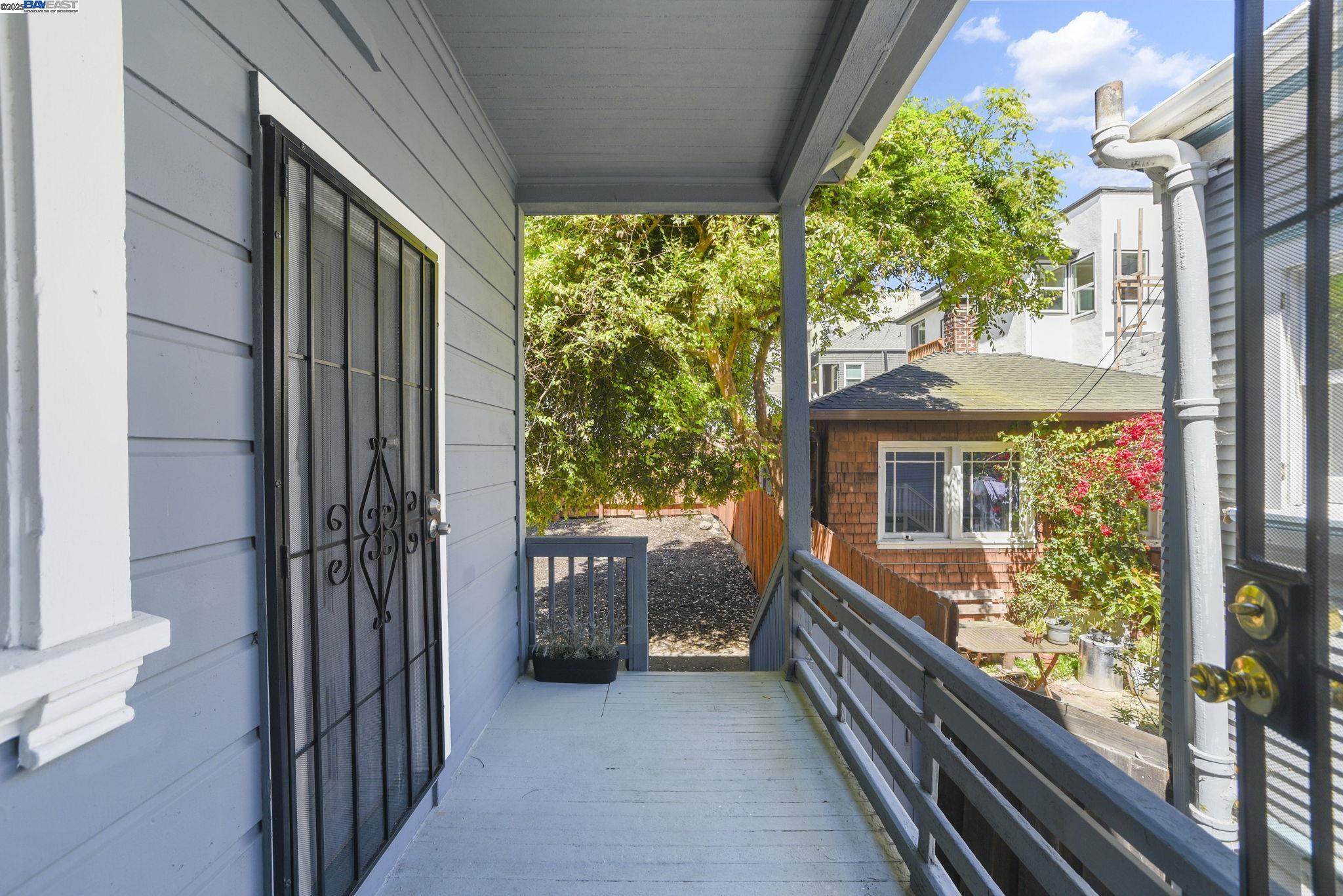 Detail Gallery Image 36 of 51 For 2349 Waverly St, Oakland,  CA 94612 - 3 Beds | 1 Baths