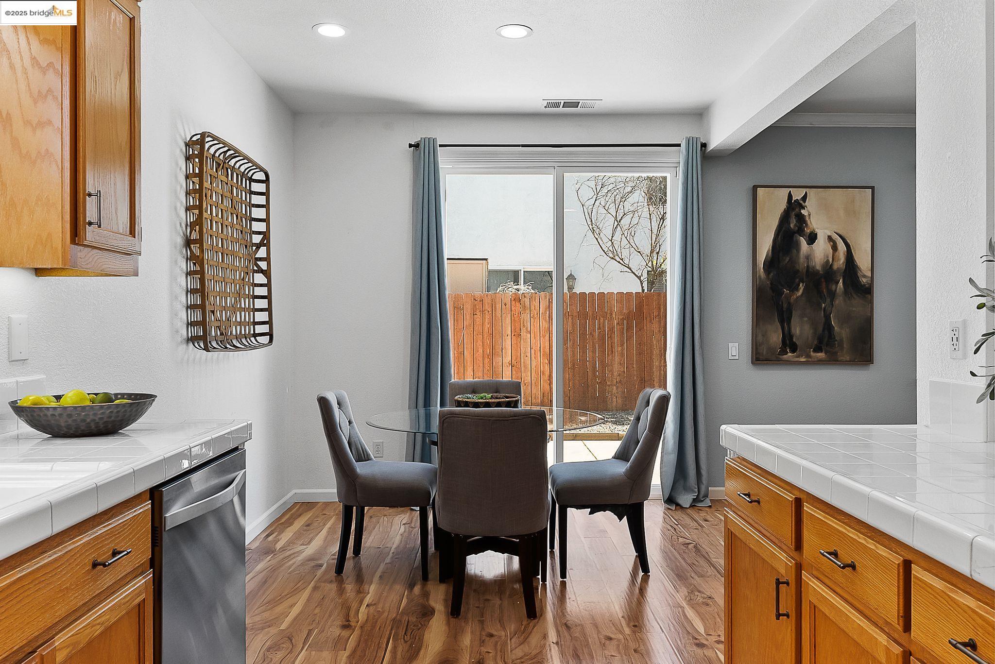 Detail Gallery Image 14 of 34 For 2566 Foghorn Way, Discovery Bay,  CA 94505 - 3 Beds | 2/1 Baths