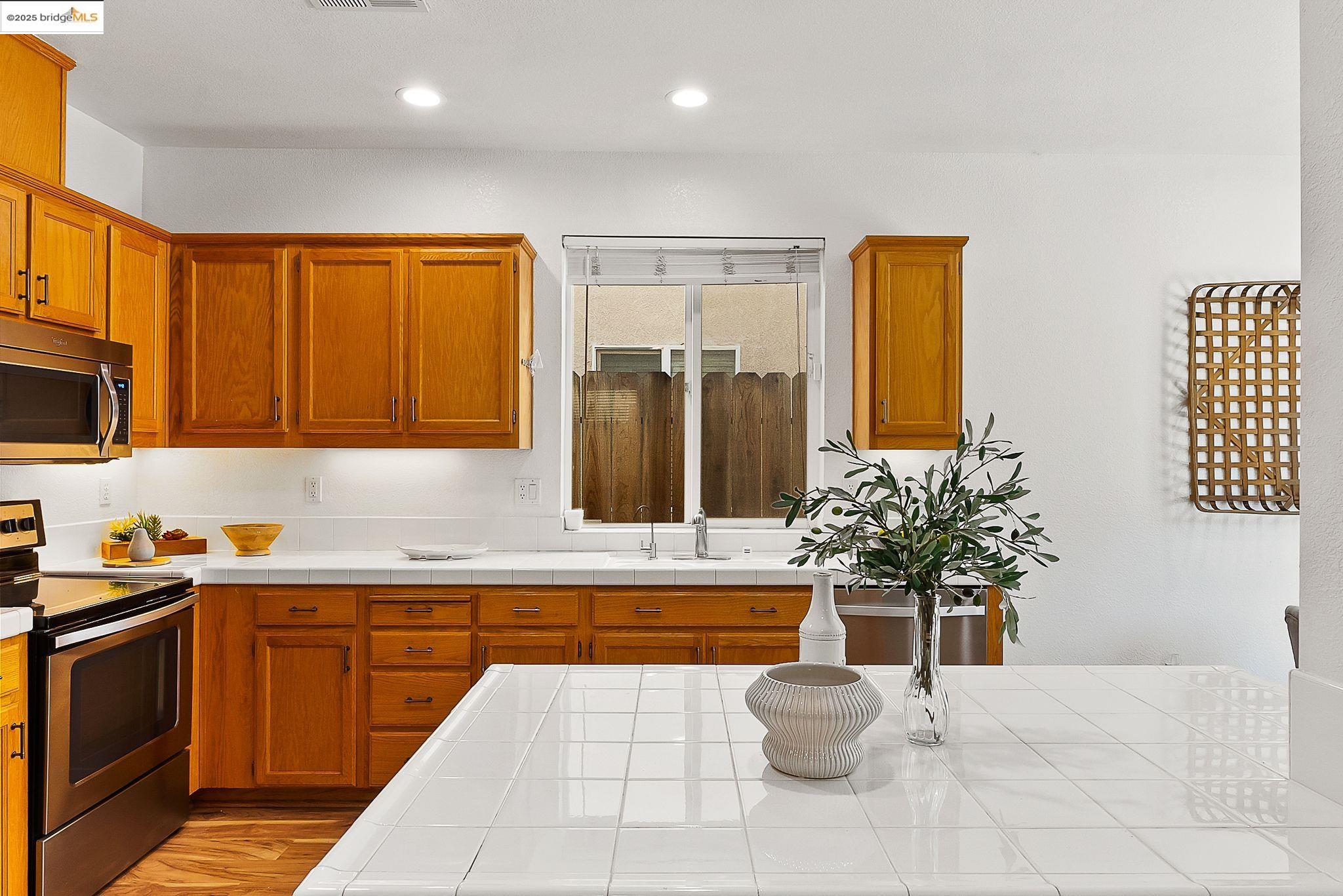 Detail Gallery Image 16 of 34 For 2566 Foghorn Way, Discovery Bay,  CA 94505 - 3 Beds | 2/1 Baths