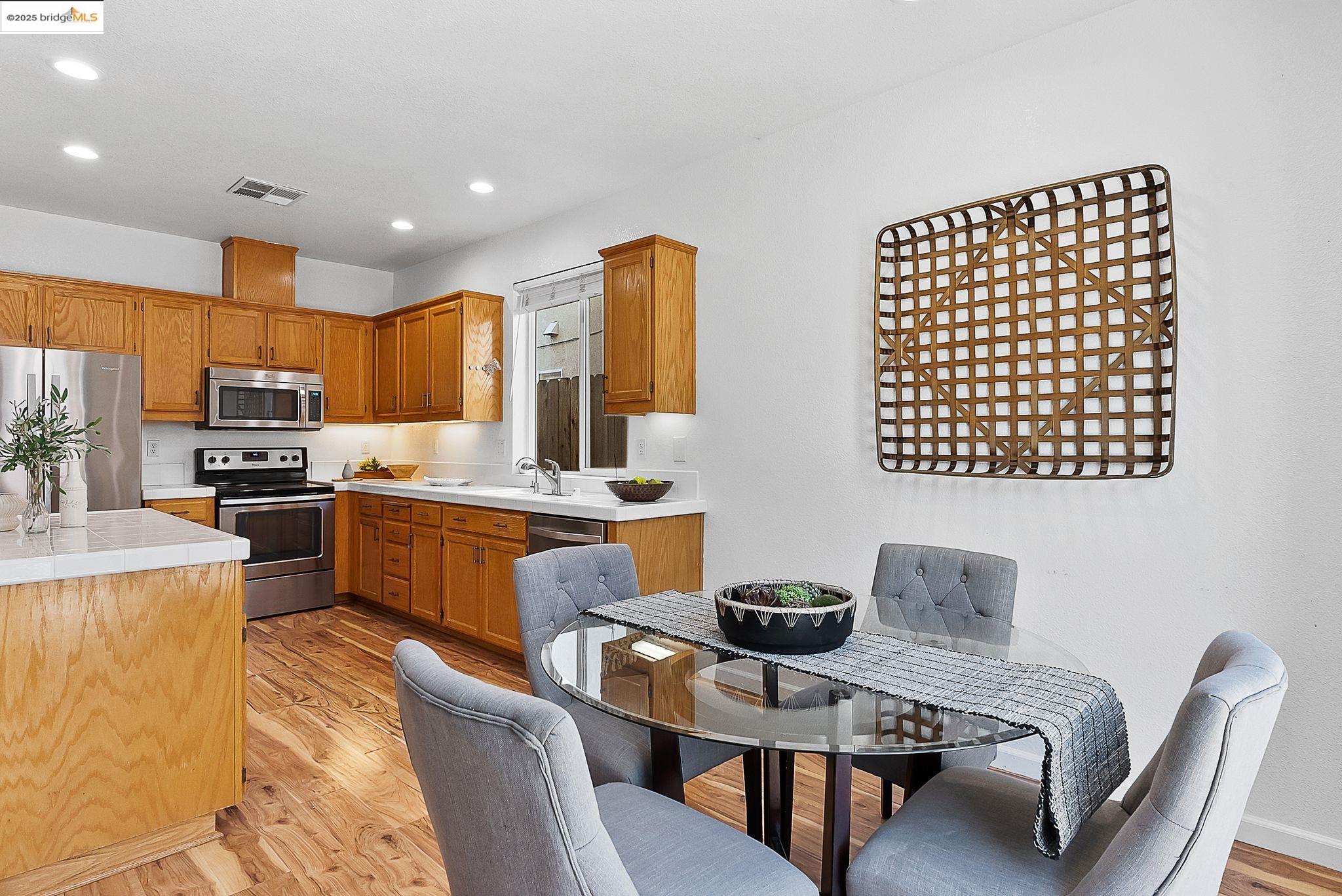 Detail Gallery Image 7 of 34 For 2566 Foghorn Way, Discovery Bay,  CA 94505 - 3 Beds | 2/1 Baths