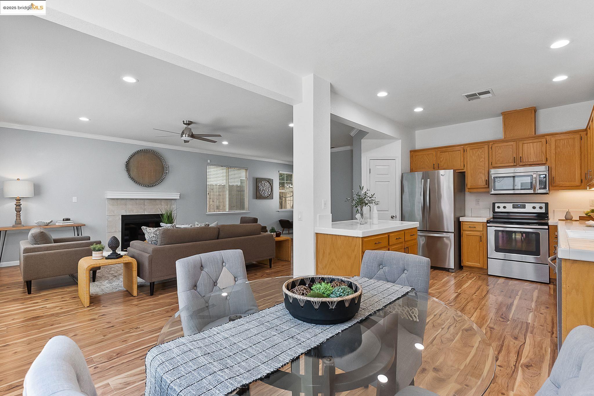 Detail Gallery Image 8 of 34 For 2566 Foghorn Way, Discovery Bay,  CA 94505 - 3 Beds | 2/1 Baths